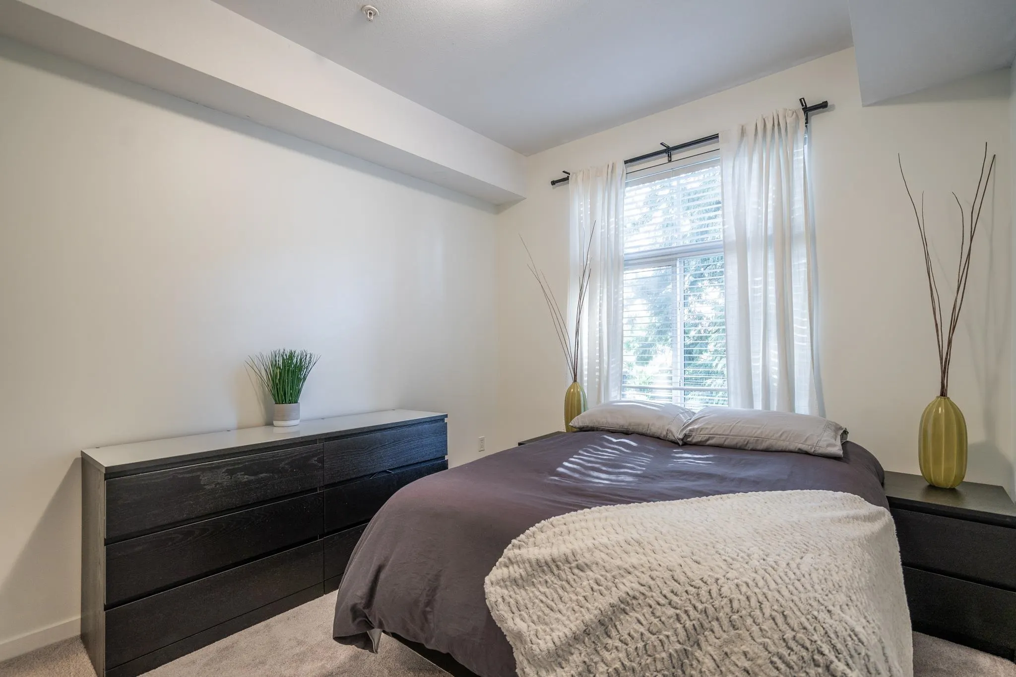 309 33318 E Bourquin Crescent
