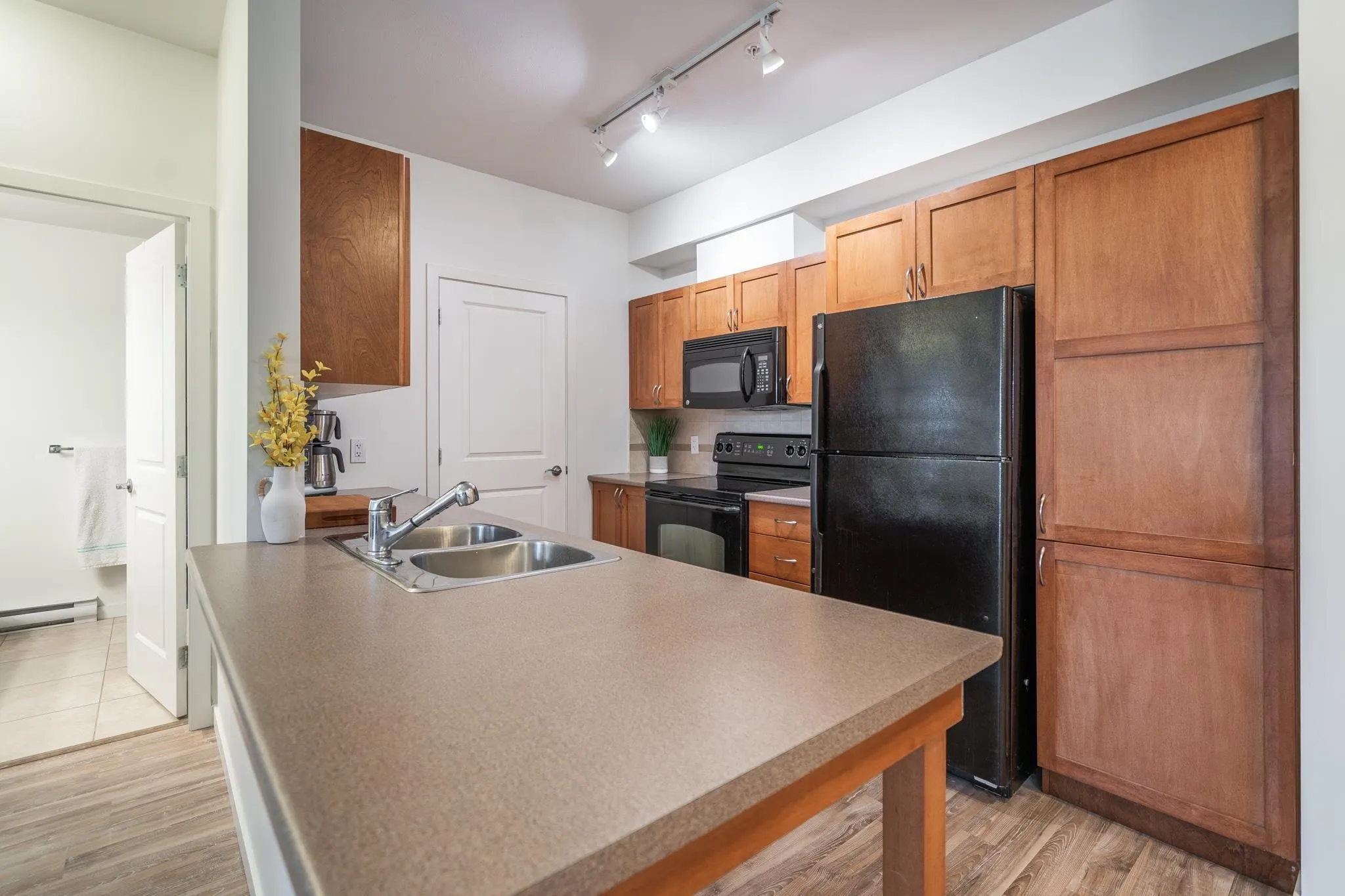 309 33318 E Bourquin Crescent