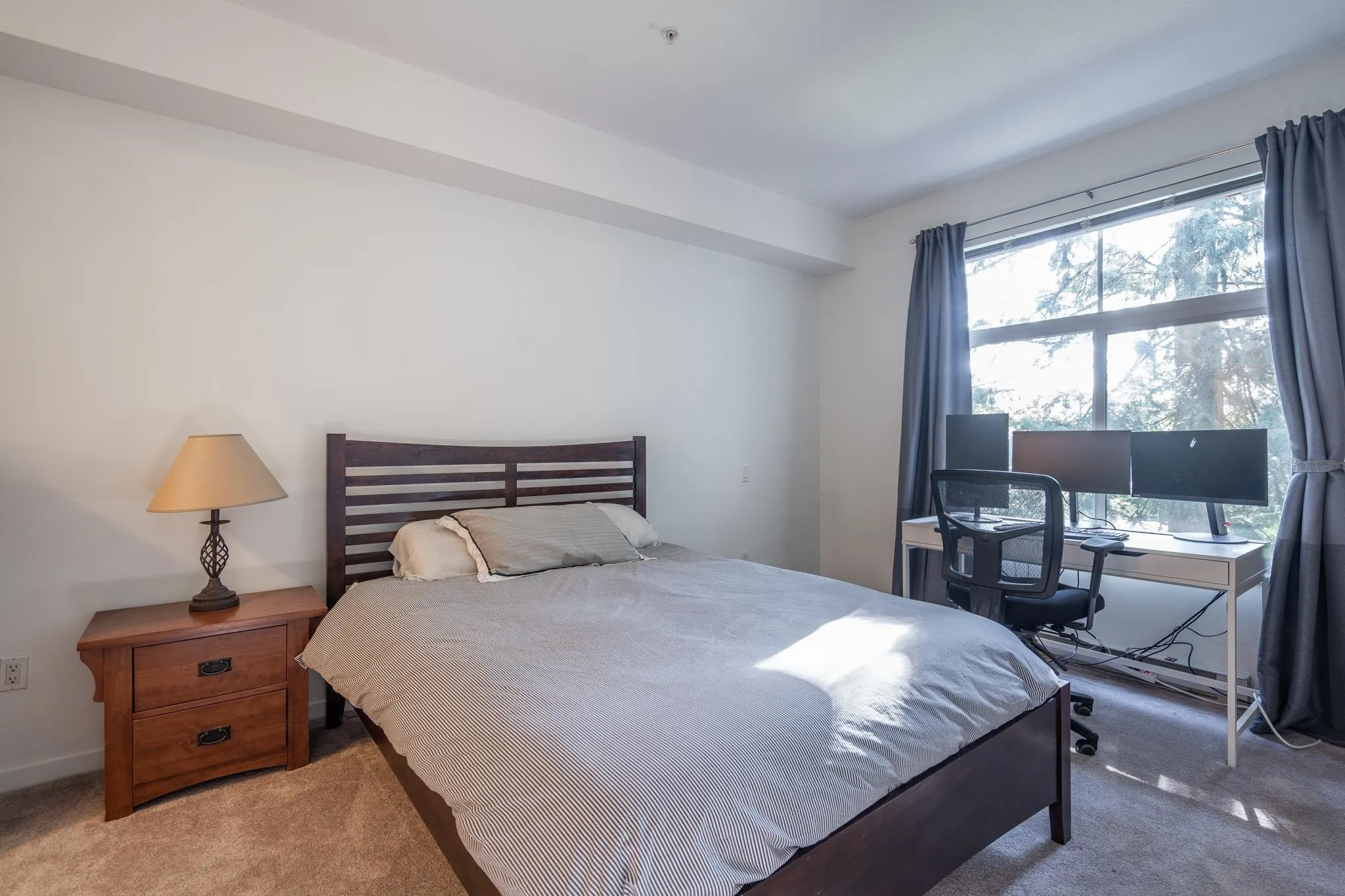 309 33318 E Bourquin Crescent