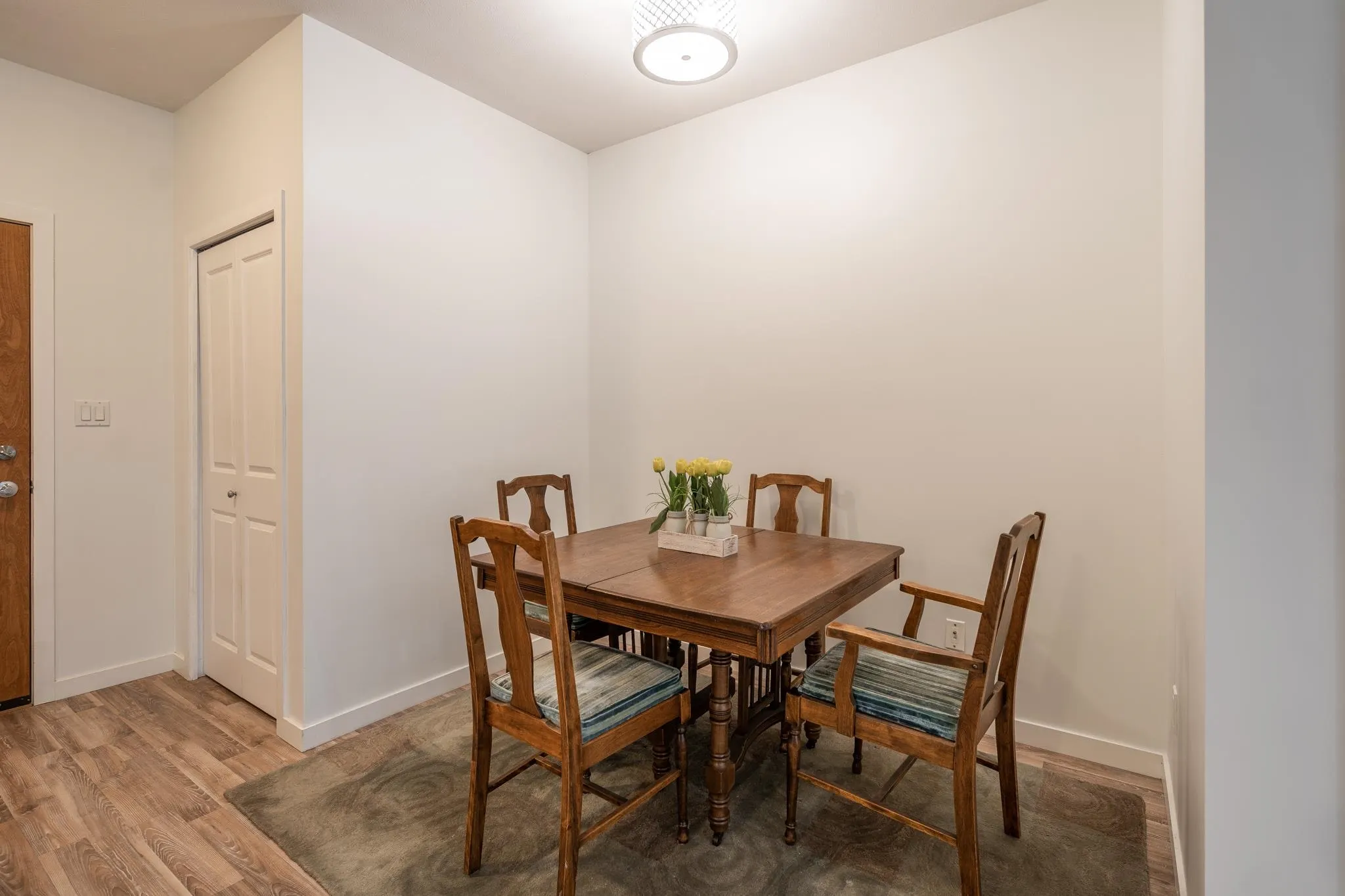 309 33318 E Bourquin Crescent