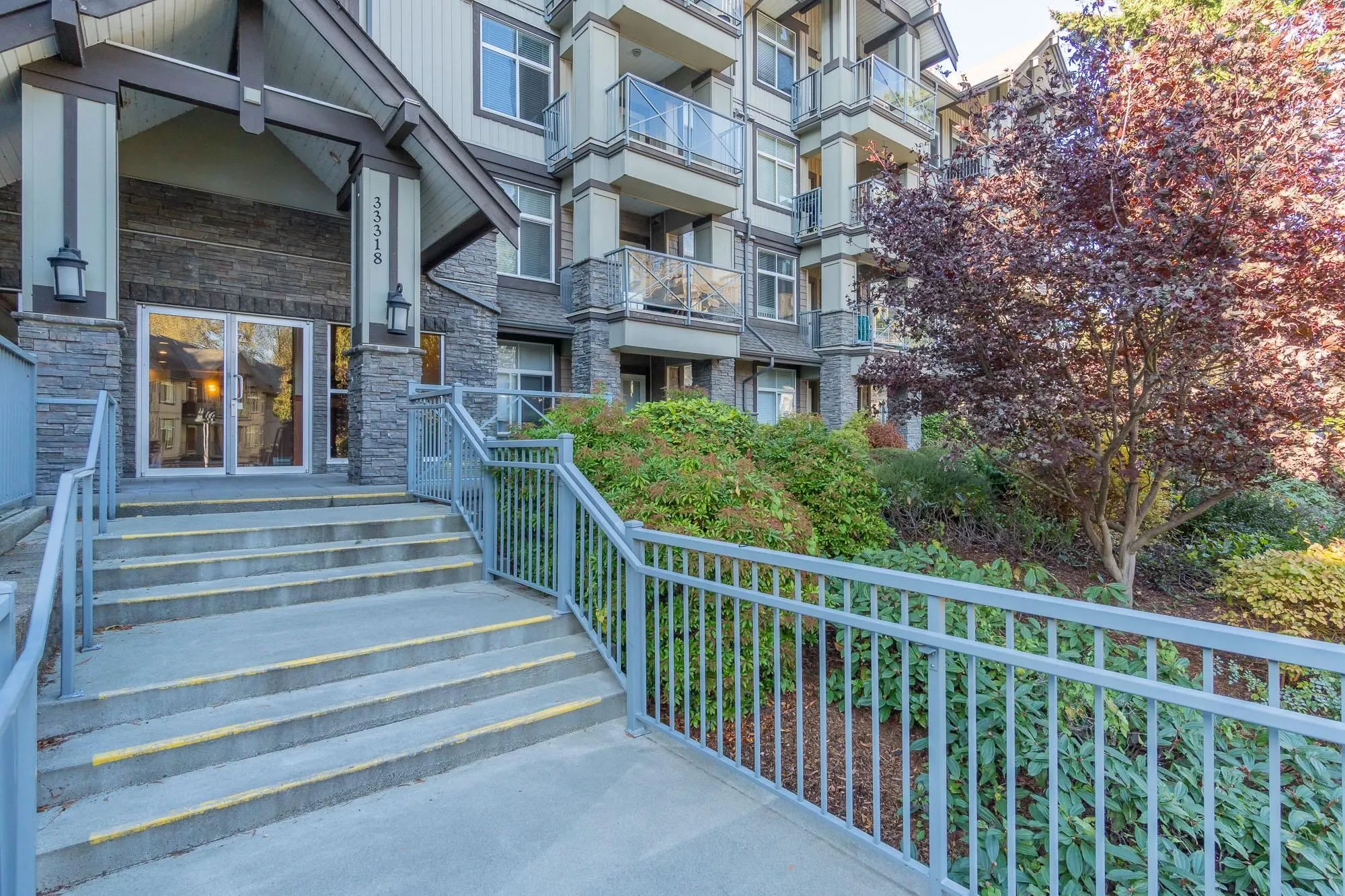 309 33318 E Bourquin Crescent