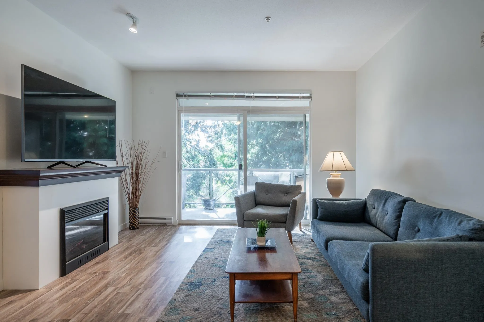 309 33318 E Bourquin Crescent