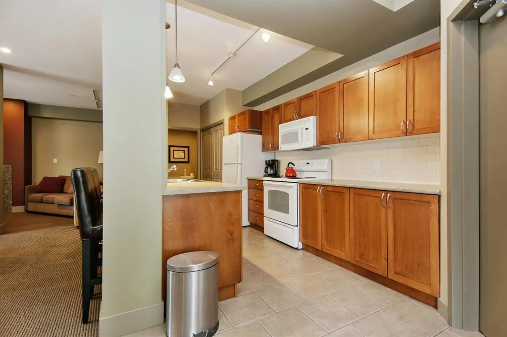 309 33318 E Bourquin Crescent