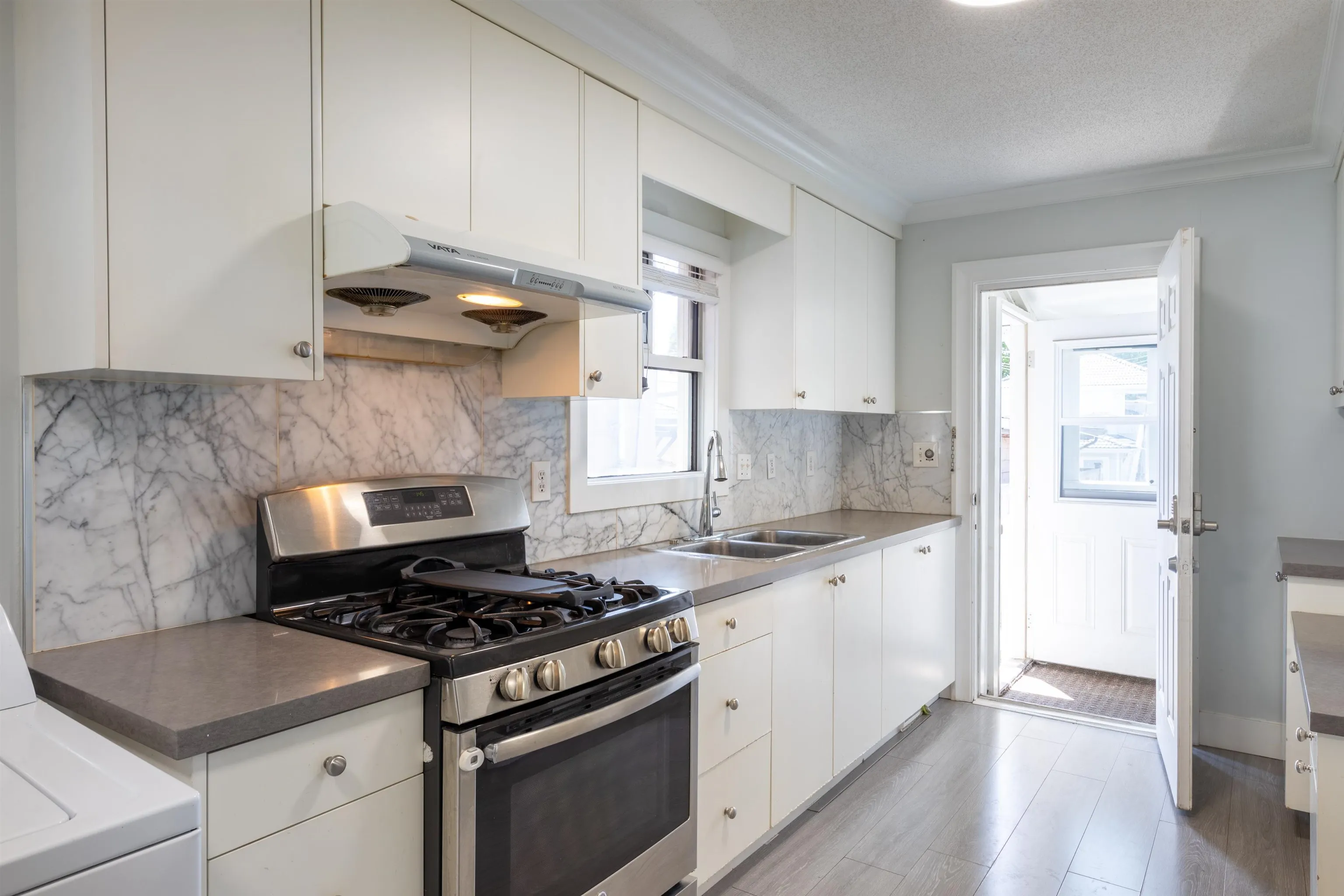 1181 Kelowna Street