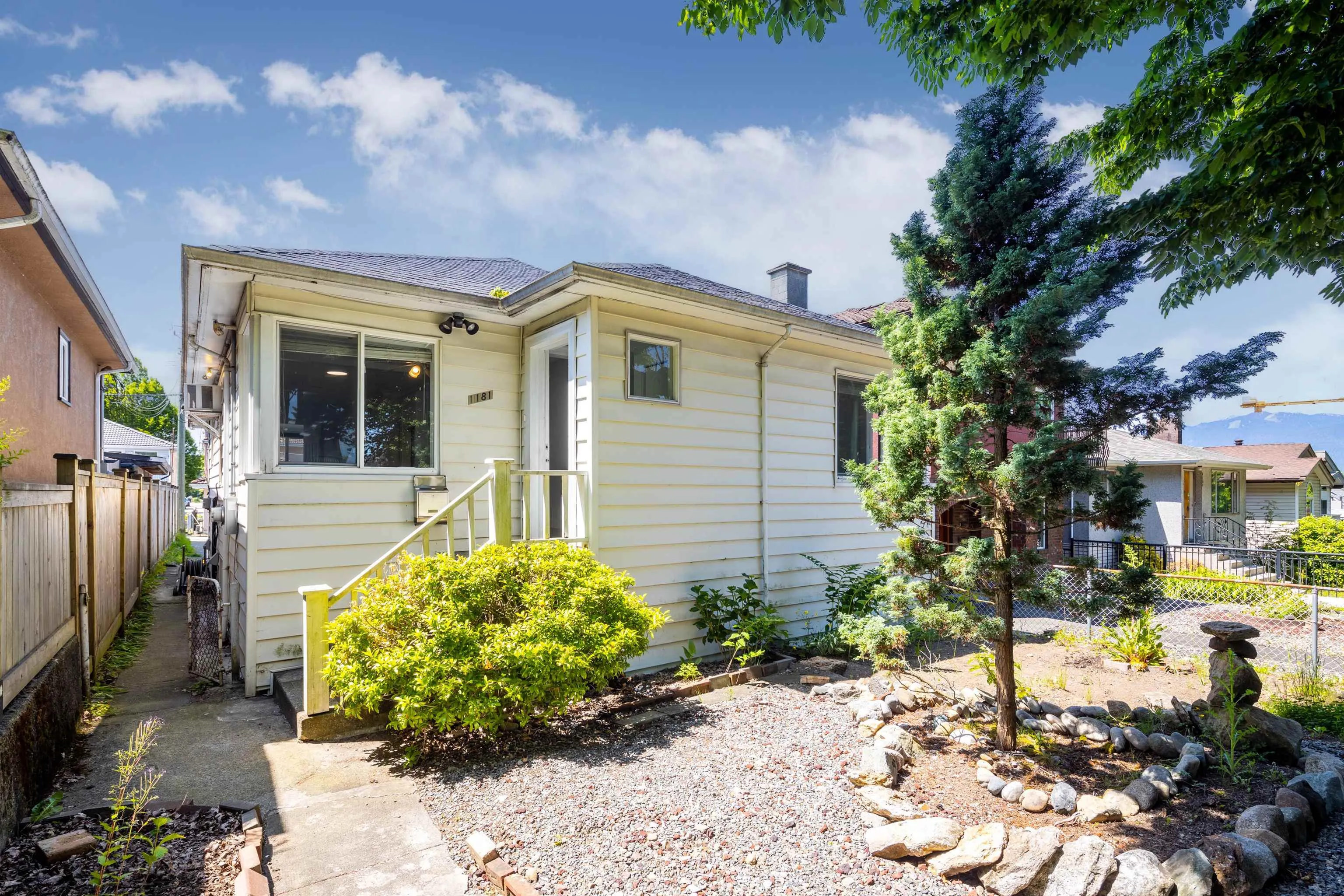 1181 Kelowna Street