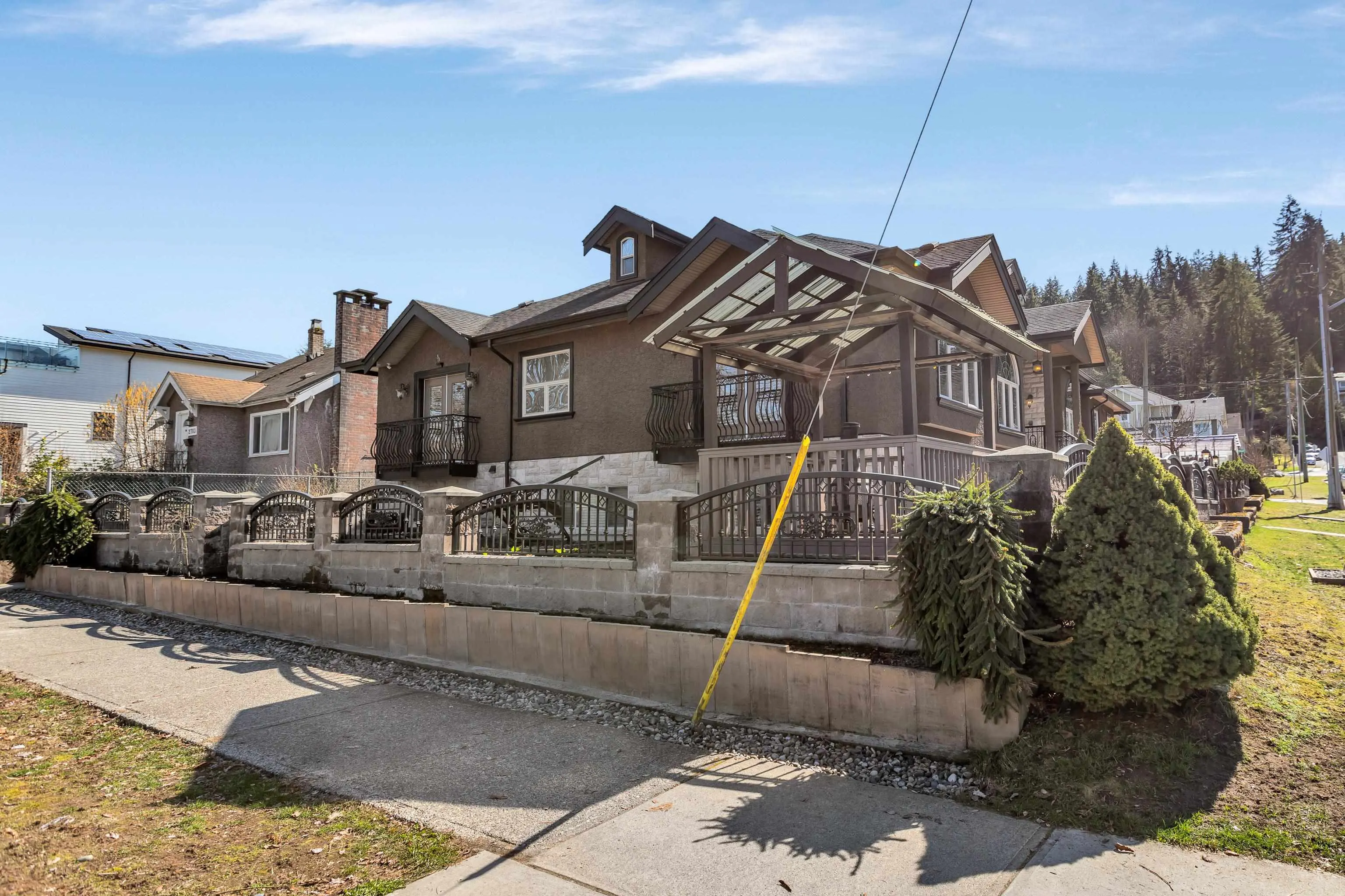 2701 St George Street