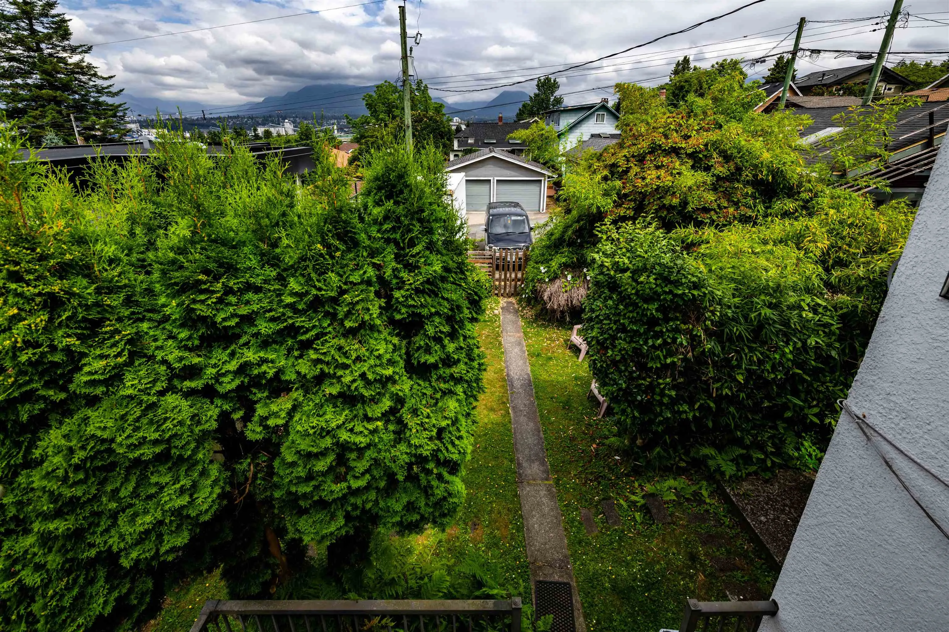 3439 Dundas Street