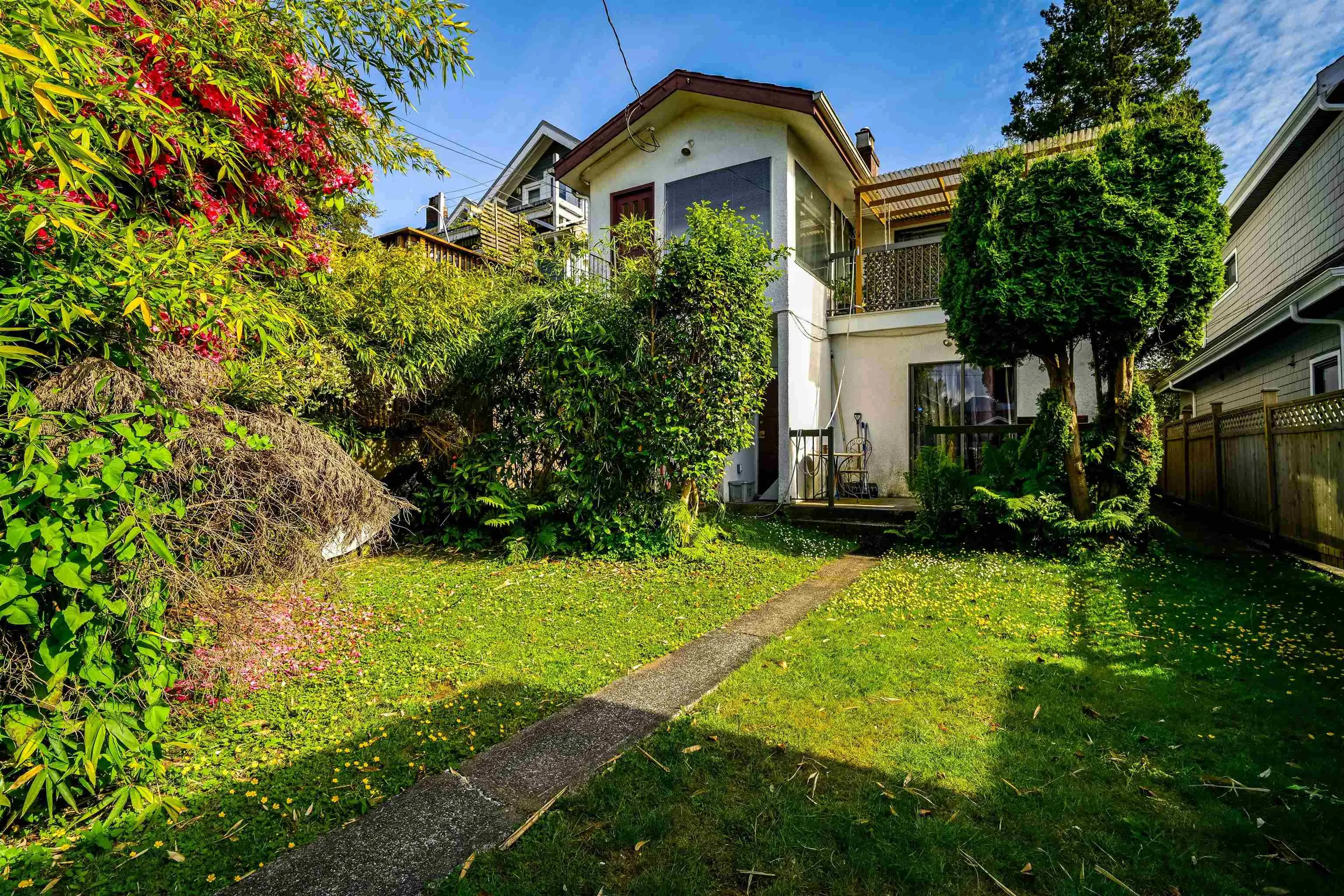 3439 Dundas Street