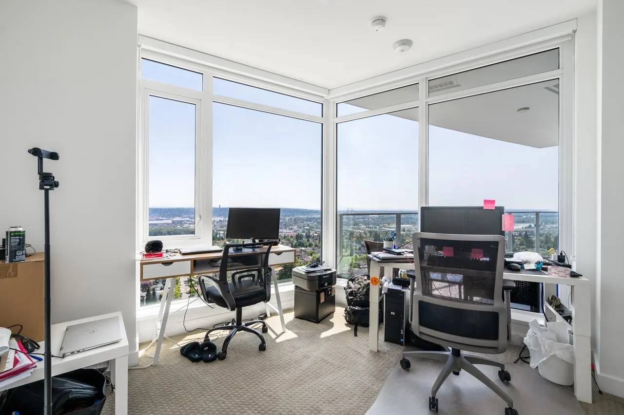 2307 7683 Park Crescent