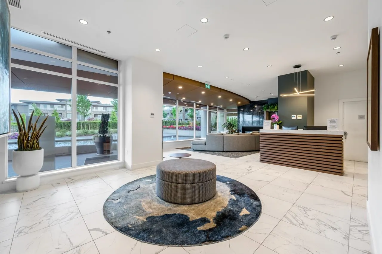 2307 7683 Park Crescent