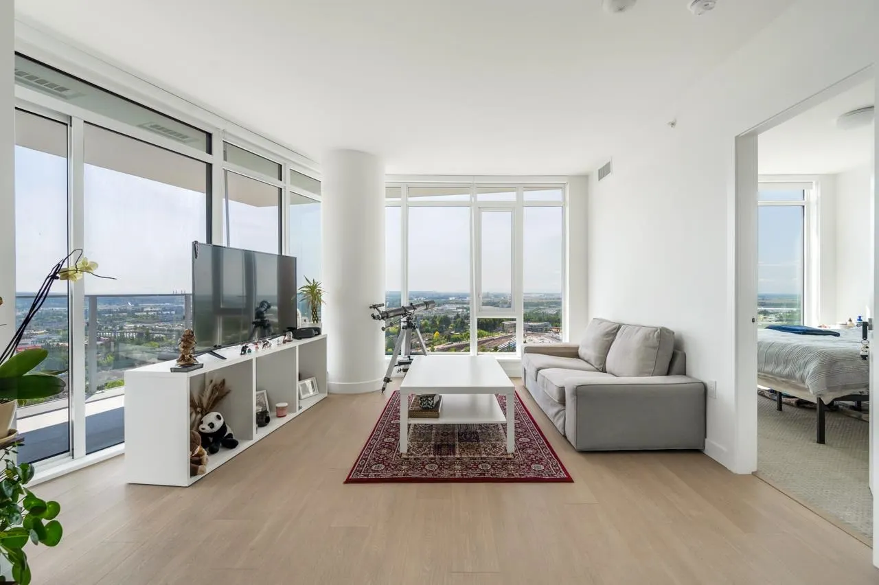 2307 7683 Park Crescent