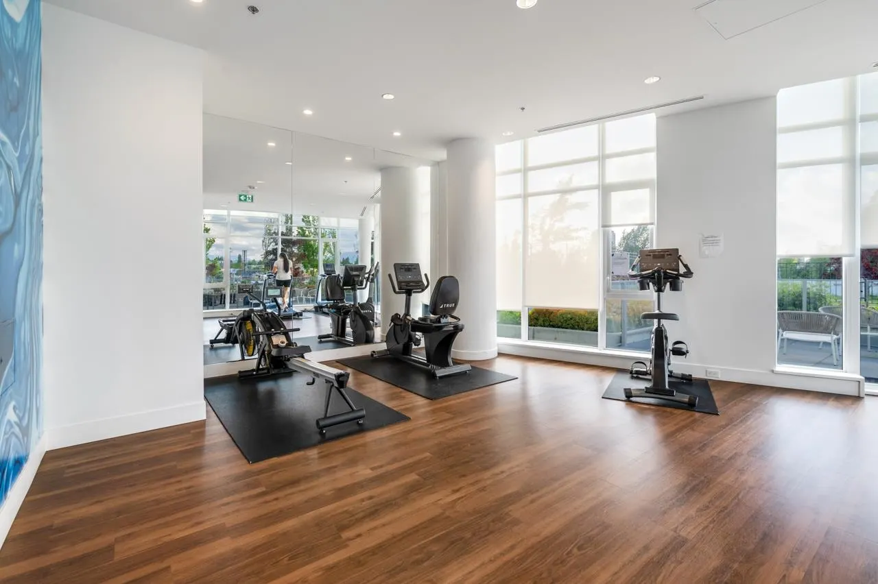 2307 7683 Park Crescent