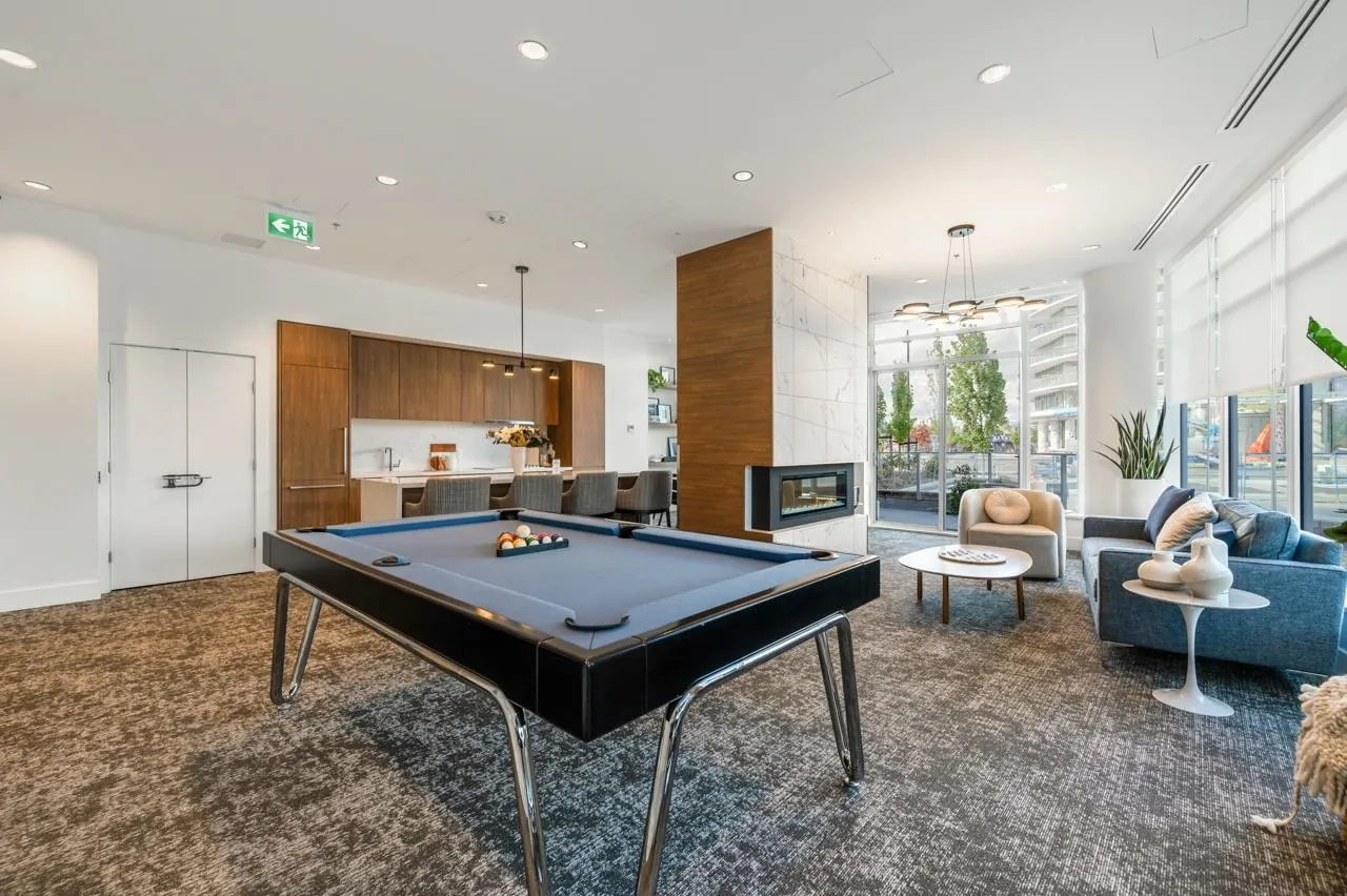 2307 7683 Park Crescent