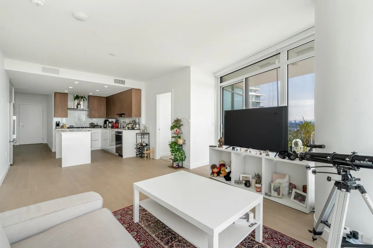 2307 7683 Park Crescent