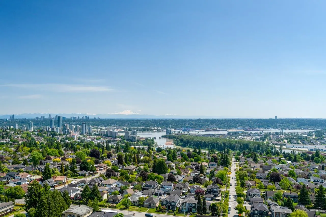 2307 7683 Park Crescent