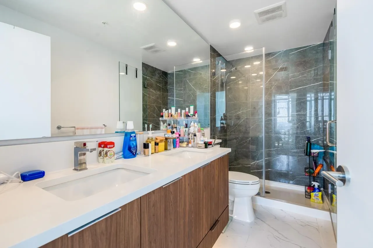 2307 7683 Park Crescent