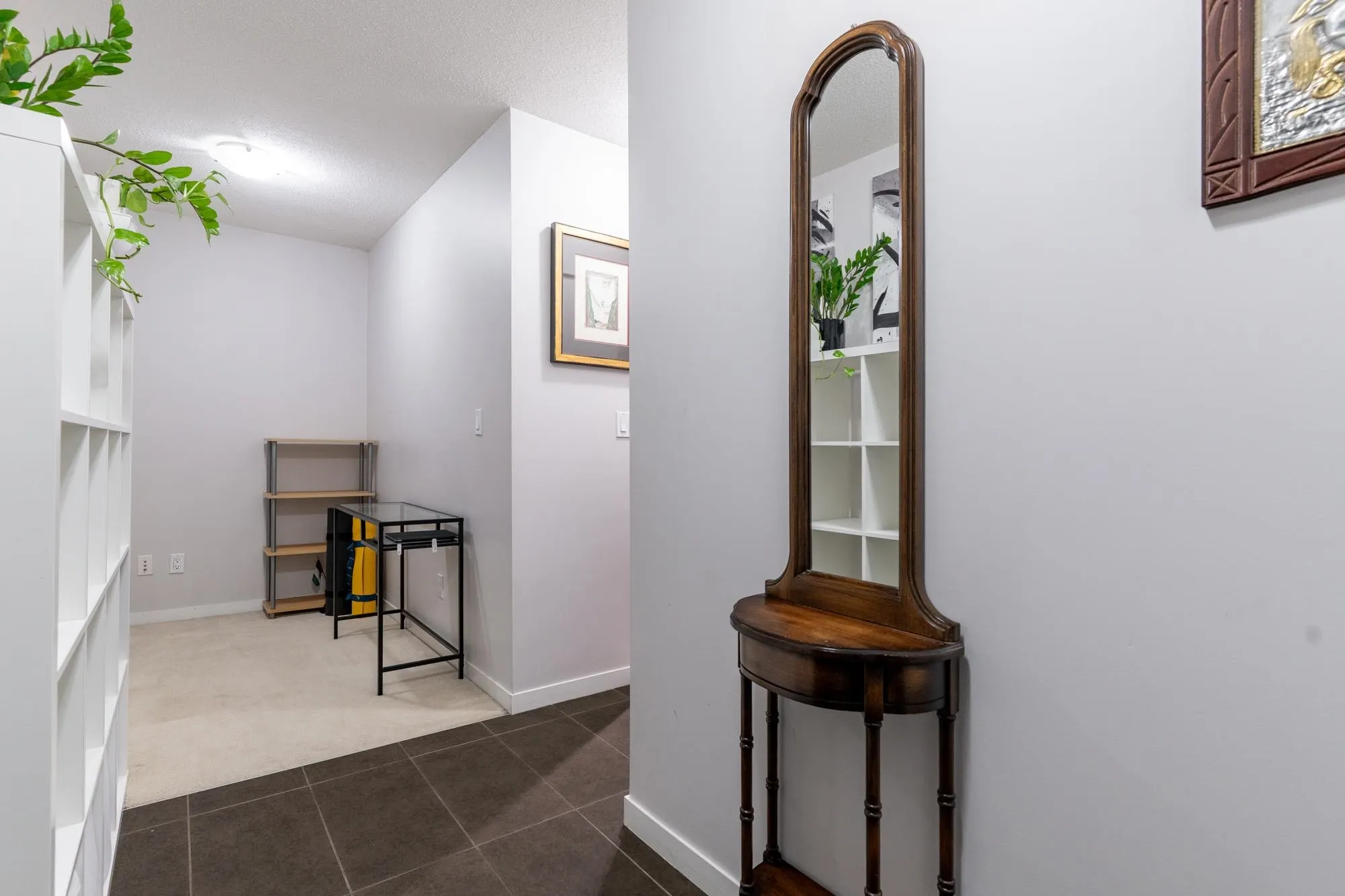 1001 2133 Douglas Road
