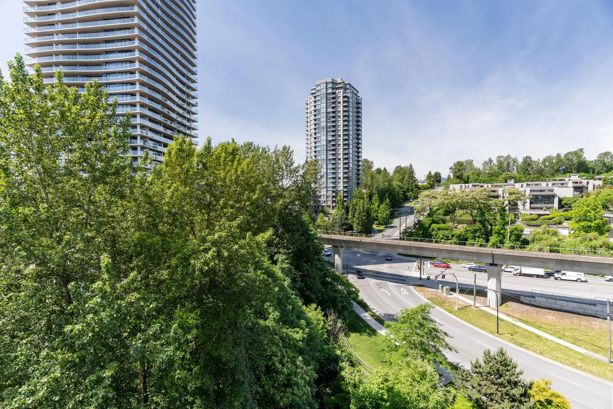 1001 2133 Douglas Road