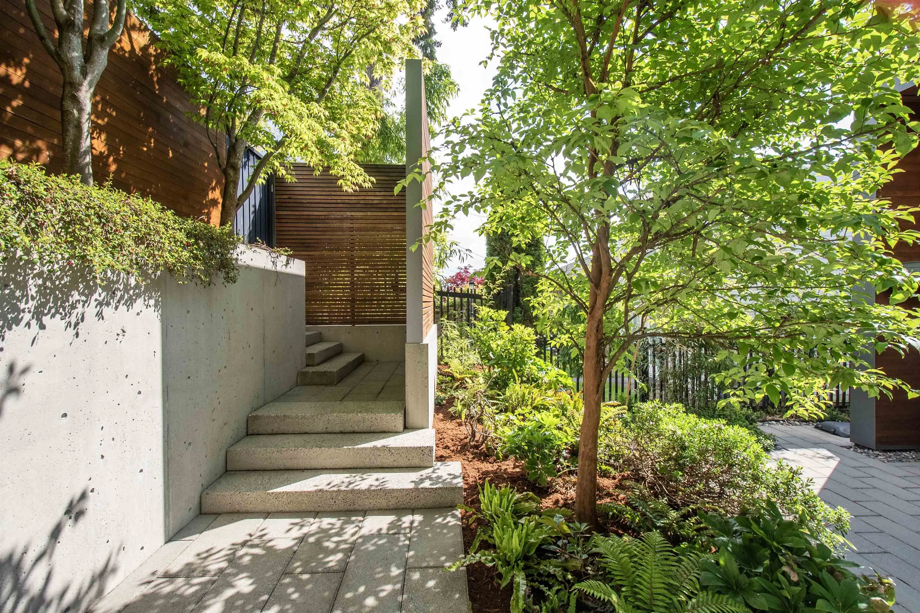 3895 Lonsdale Avenue