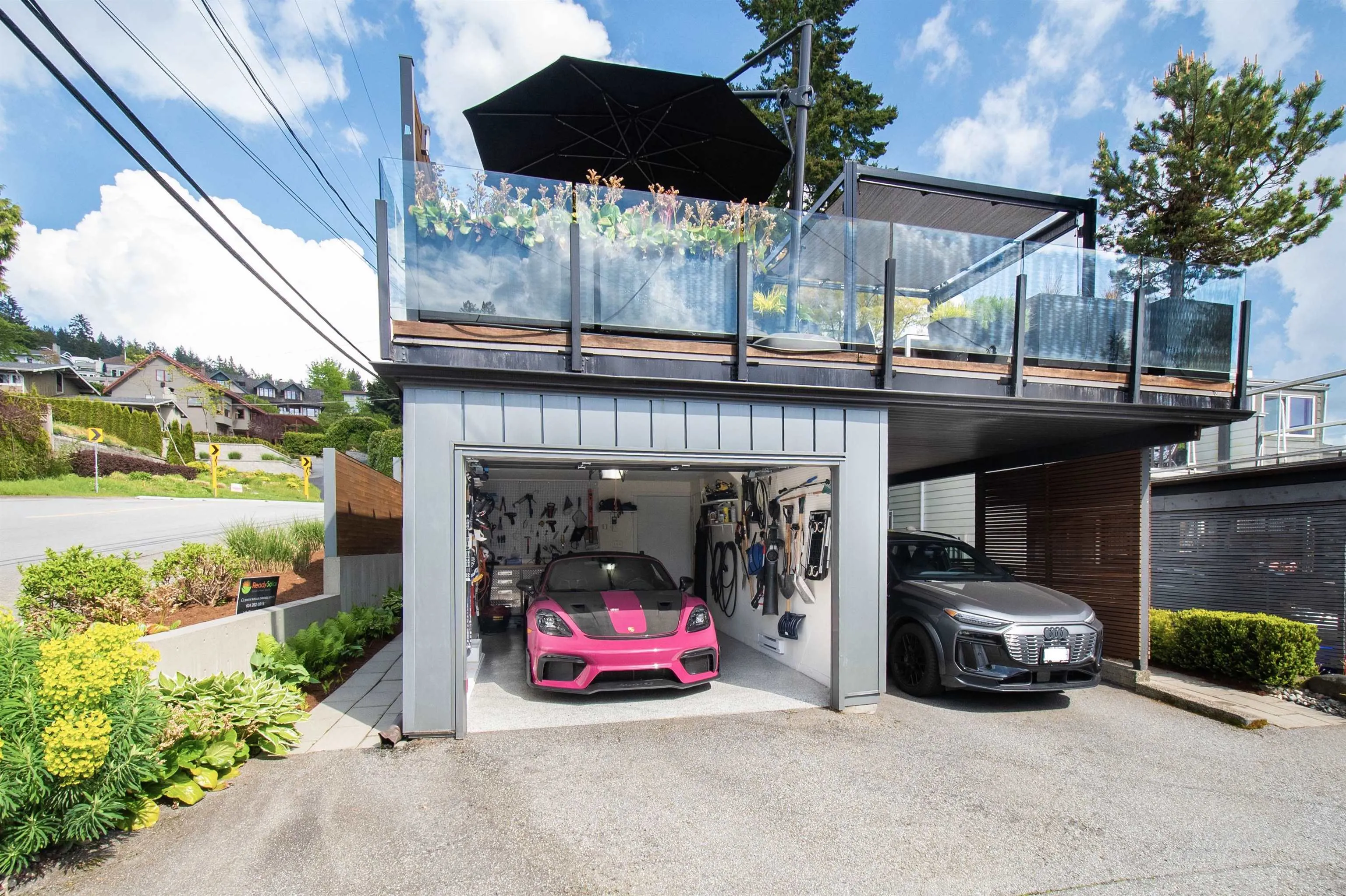 3895 Lonsdale Avenue