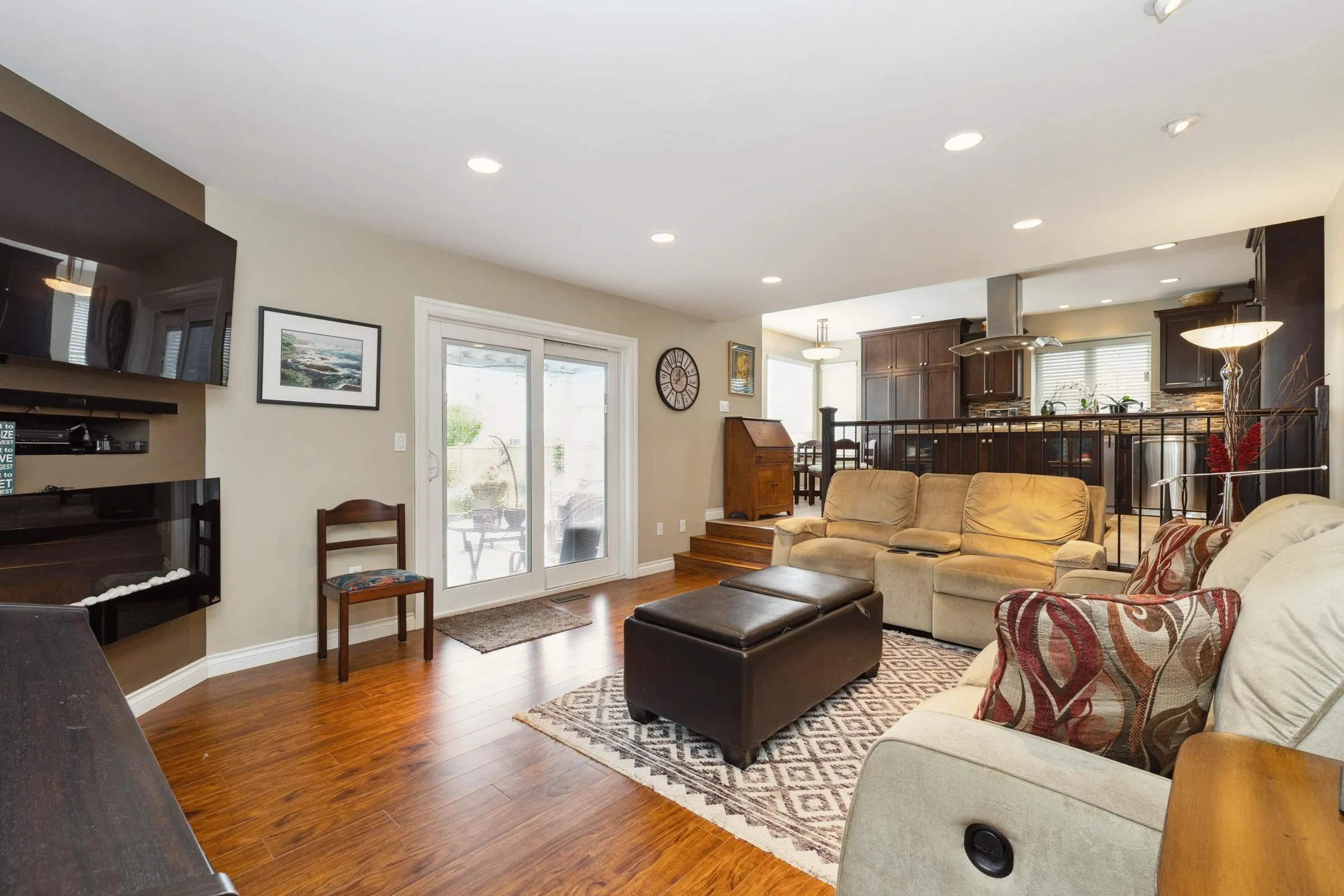 12019 Chestnut Crescent