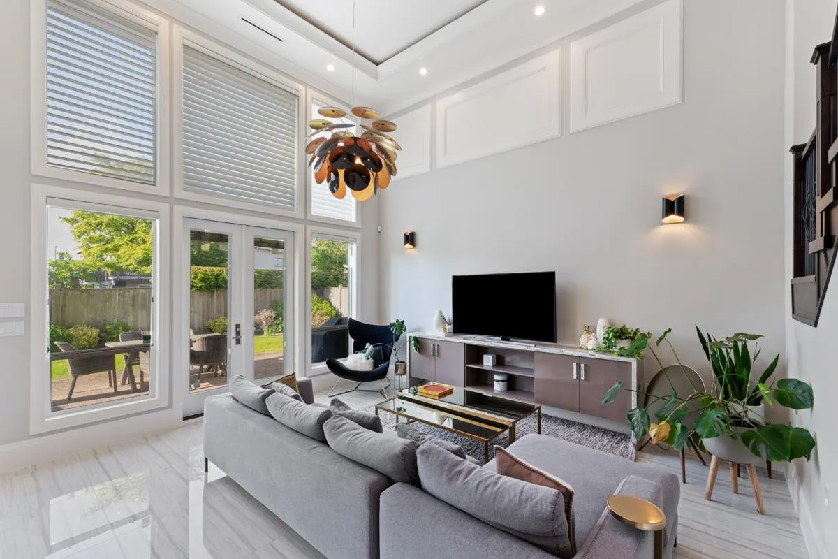 6340 Bellflower Drive