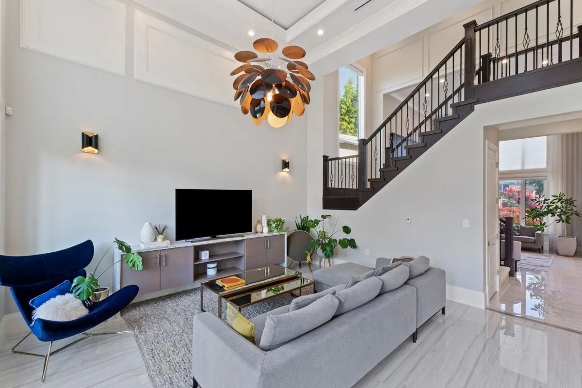 6340 Bellflower Drive