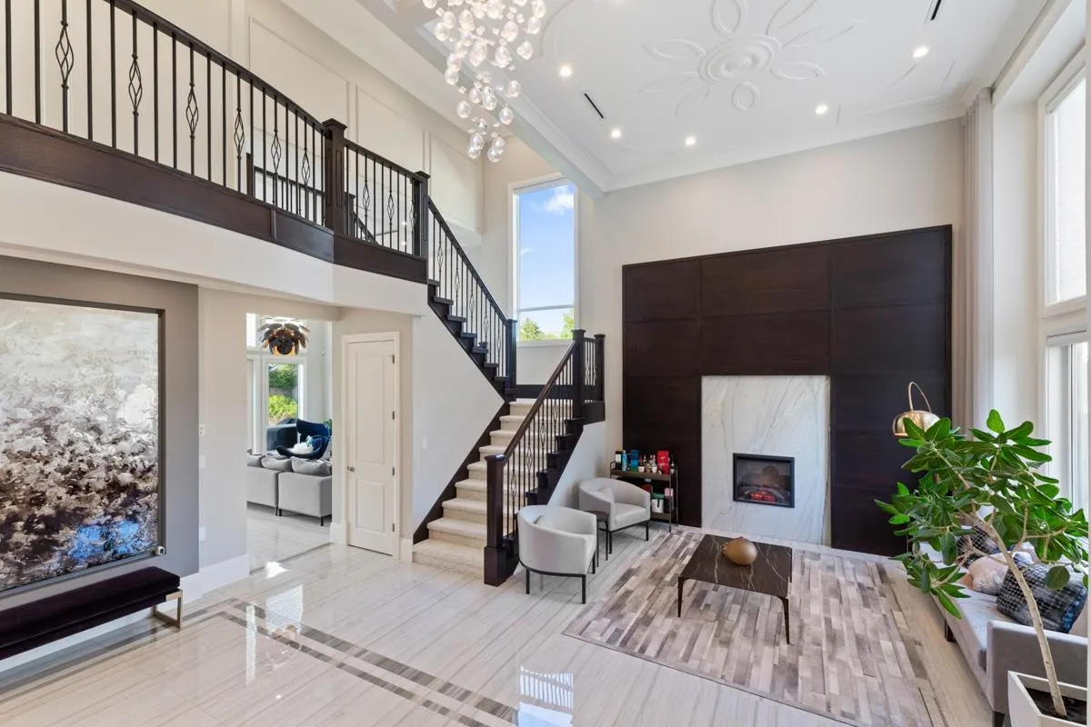 6340 Bellflower Drive