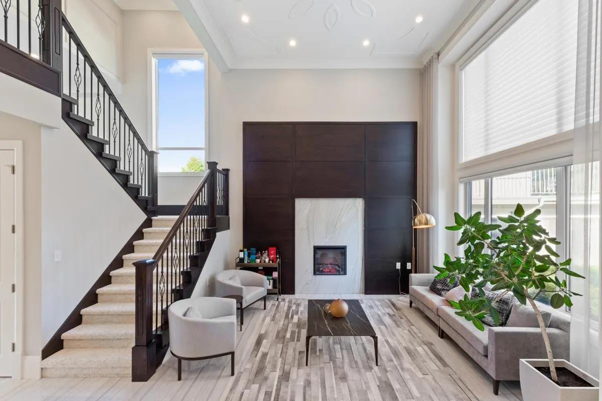 6340 Bellflower Drive