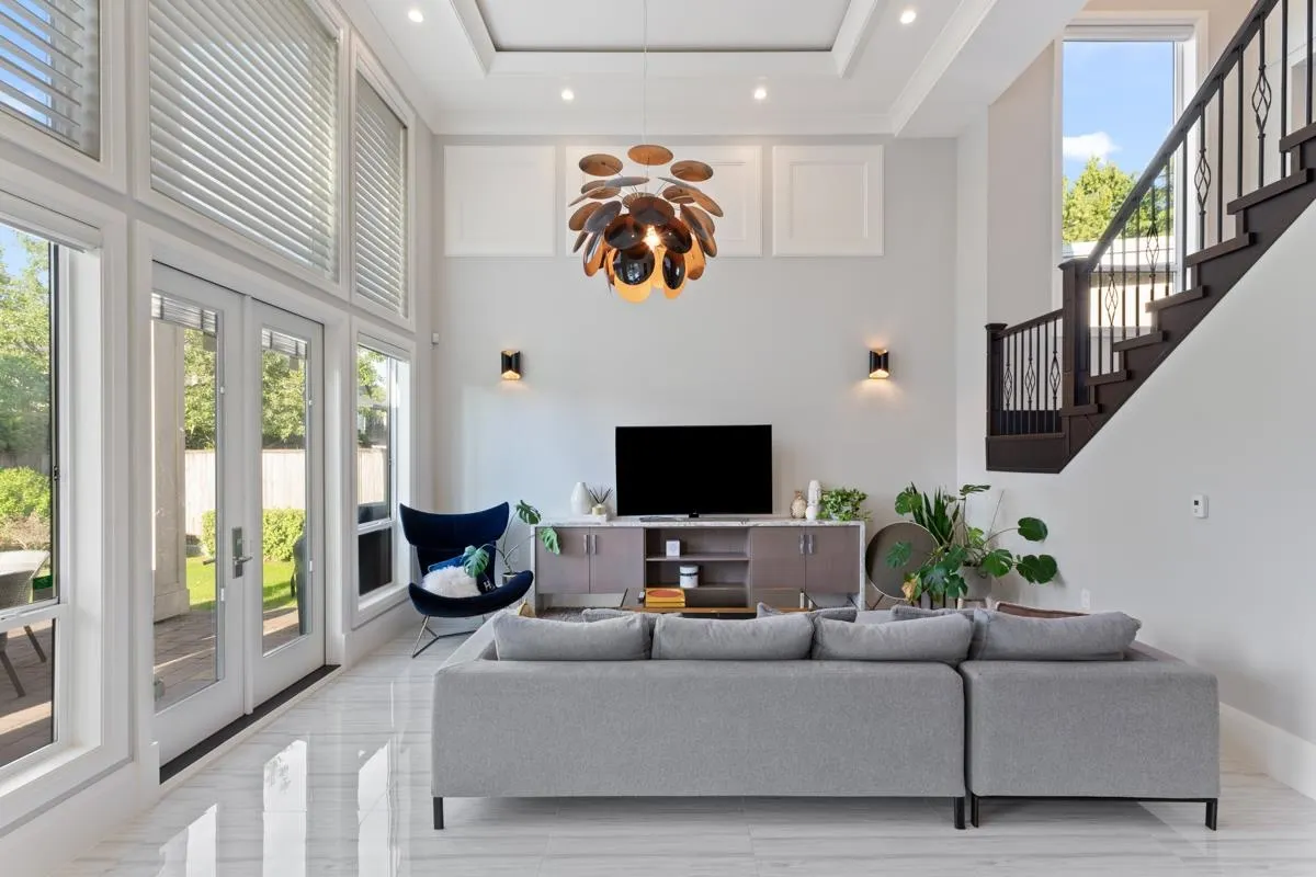 6340 Bellflower Drive