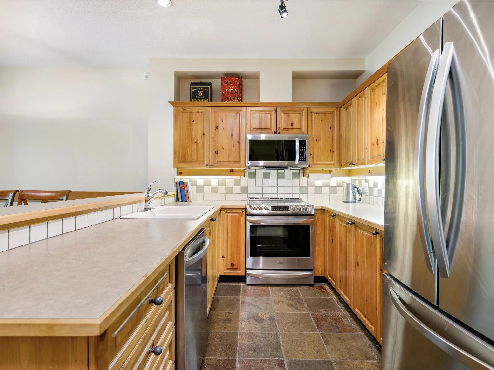 3 4668 Blackcomb Way