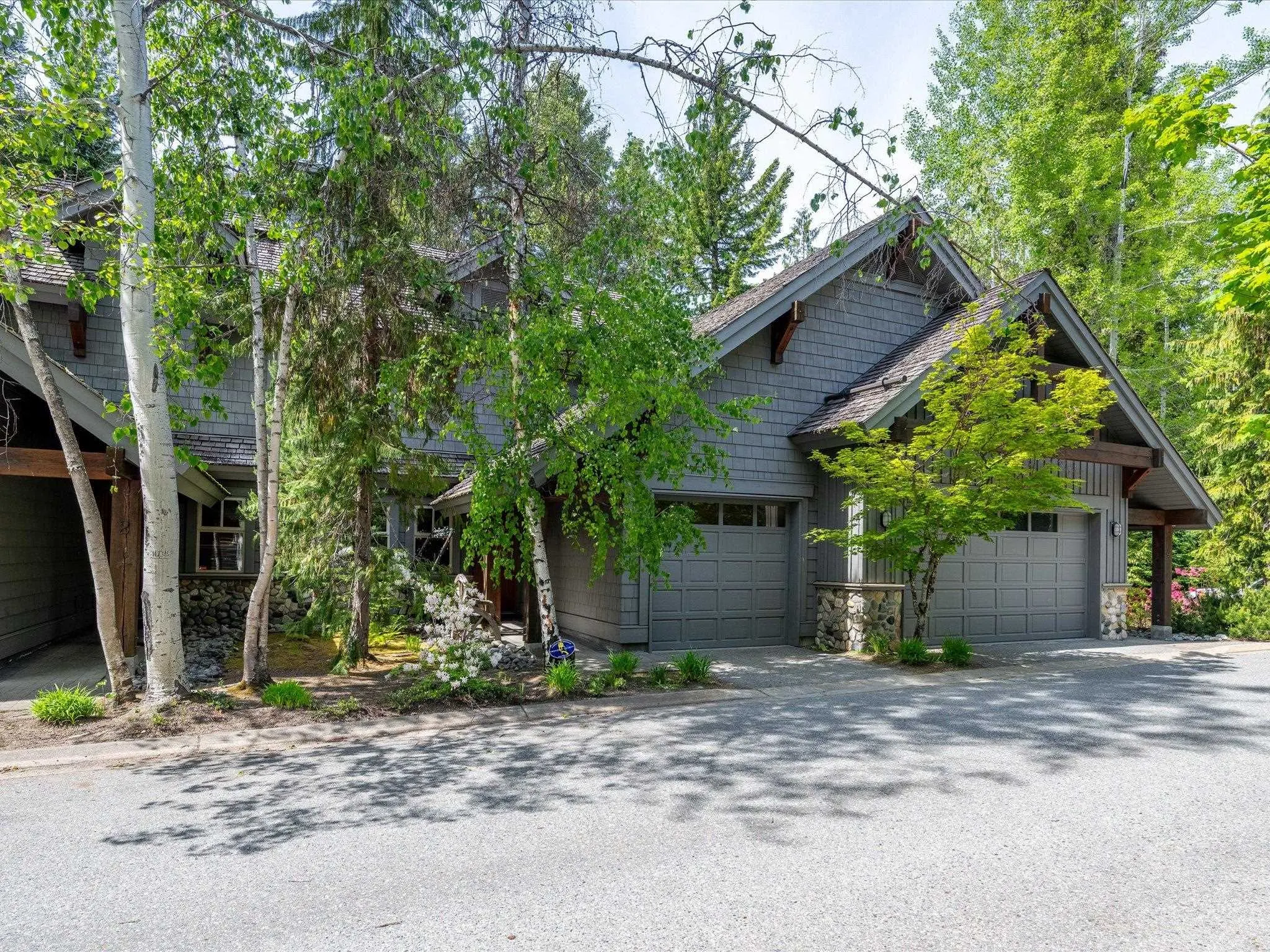 3 4668 Blackcomb Way