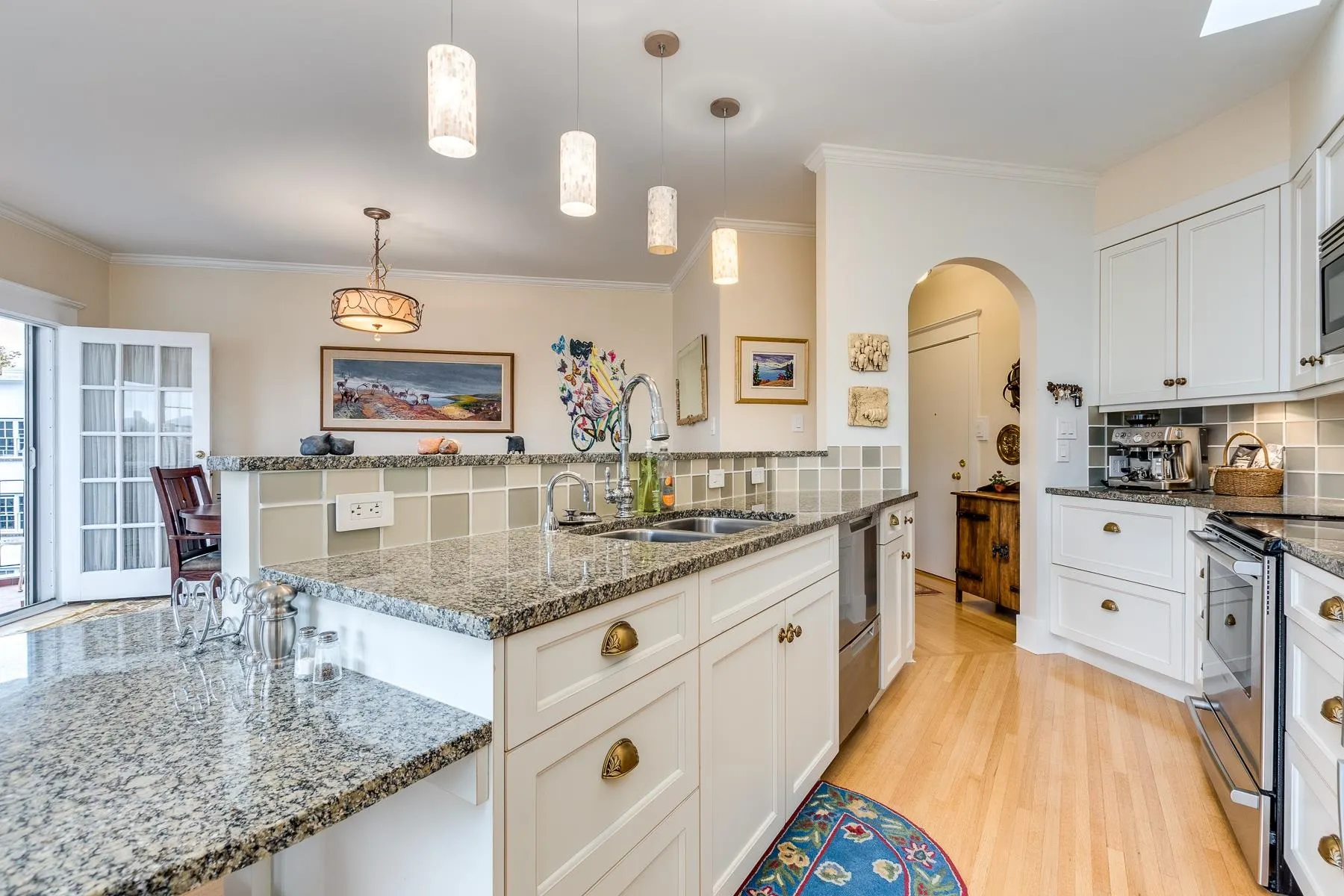 307 2890 Point Grey Road