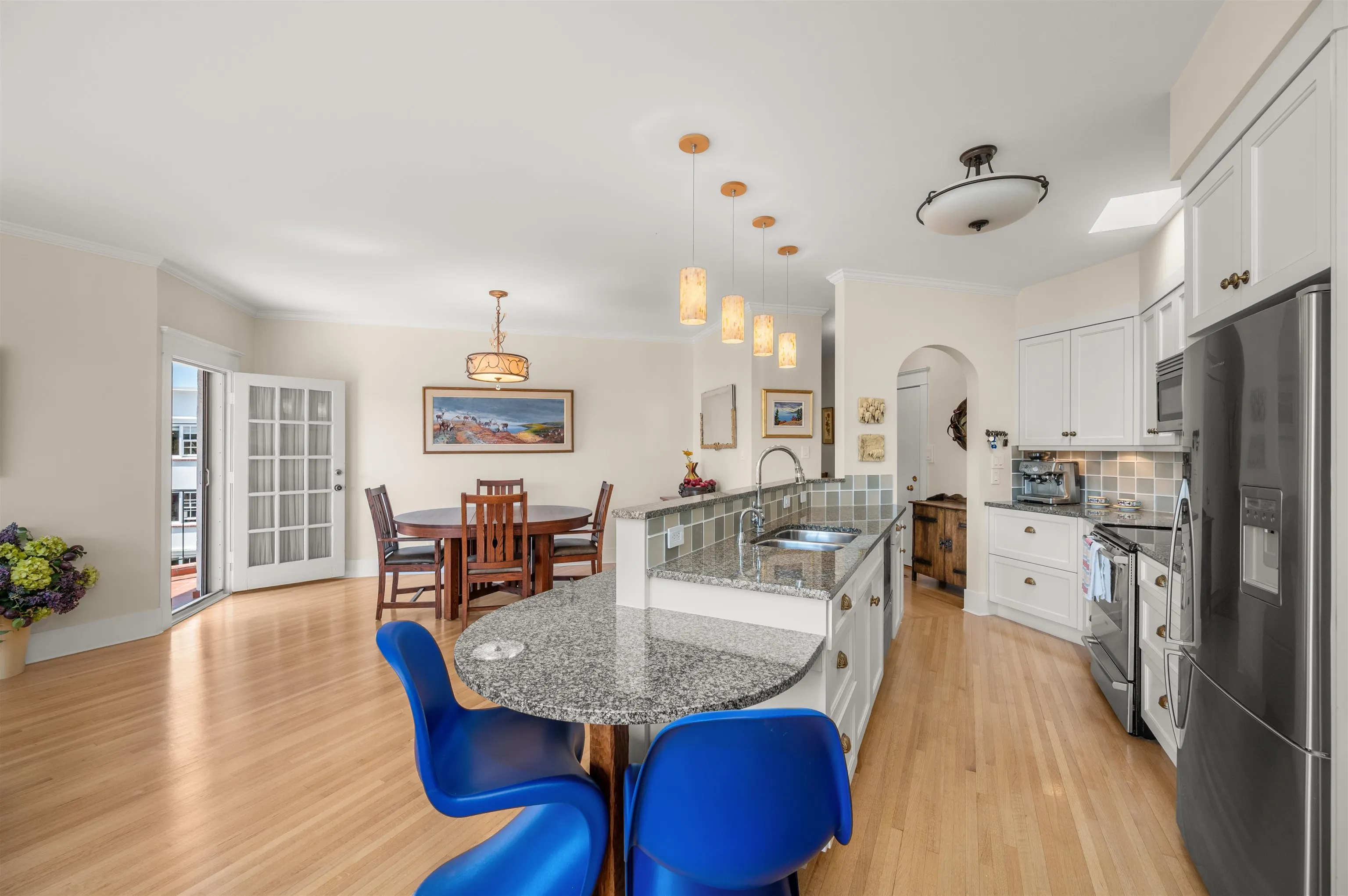 307 2890 Point Grey Road