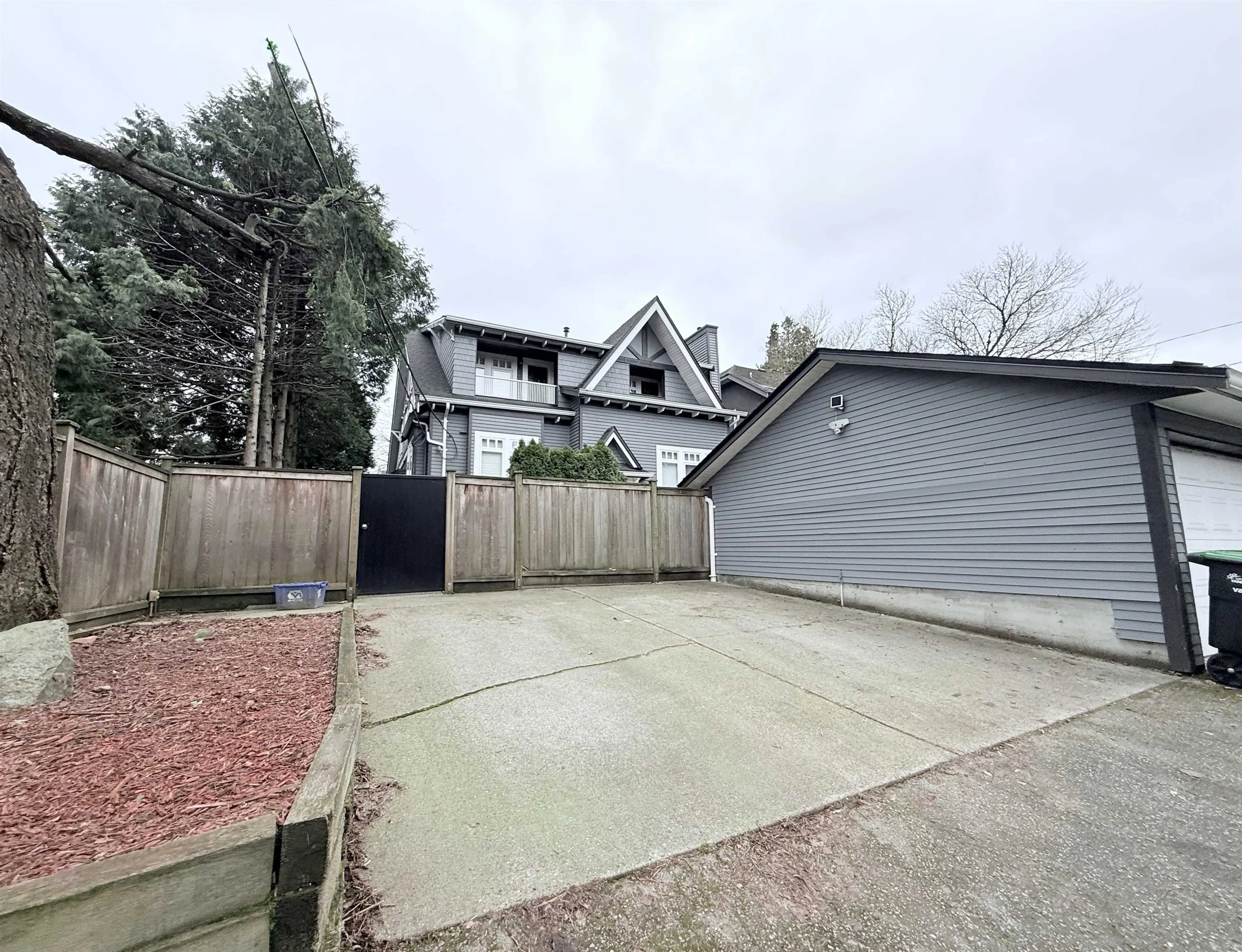 3083 Burrard Street