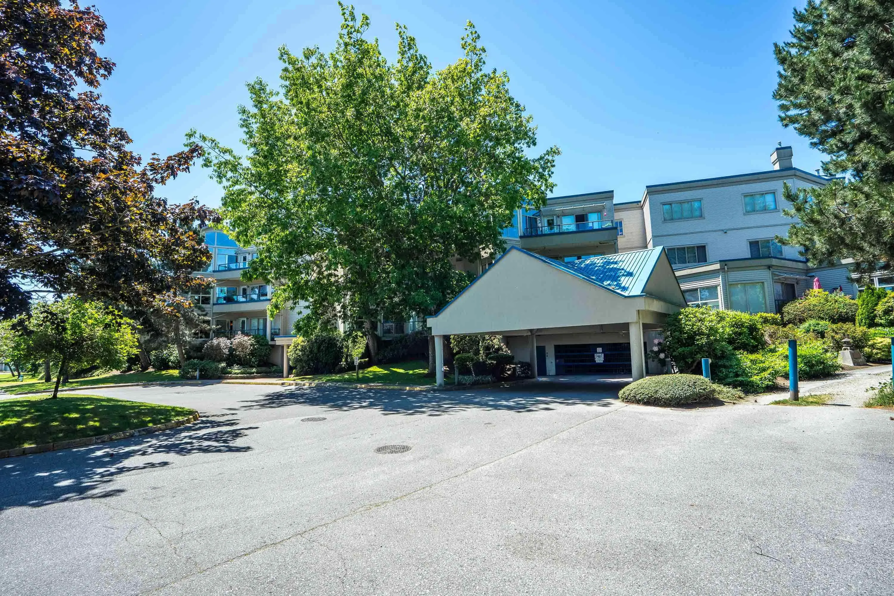 309 4753 River Road West