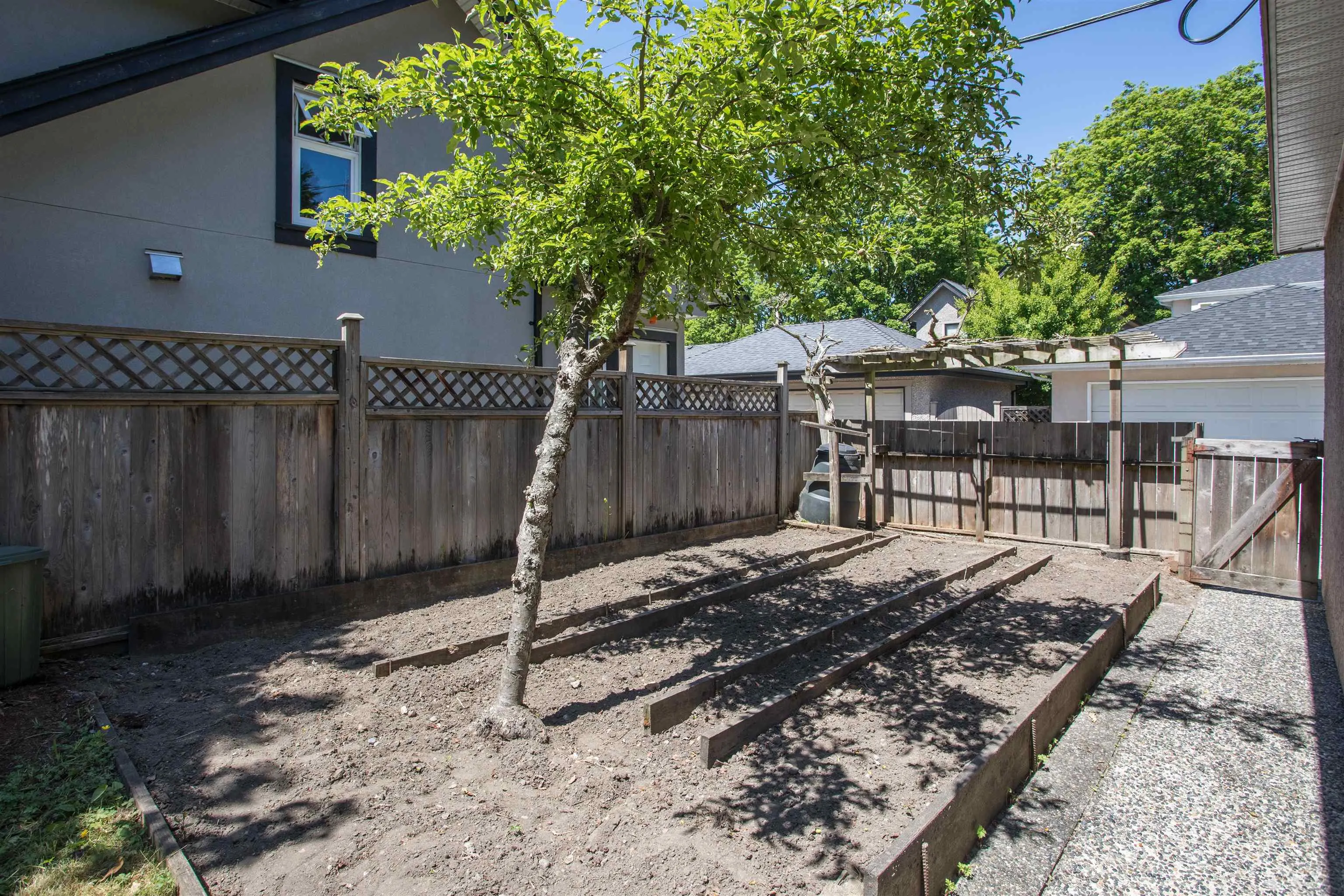 2945 W 12th Avenue