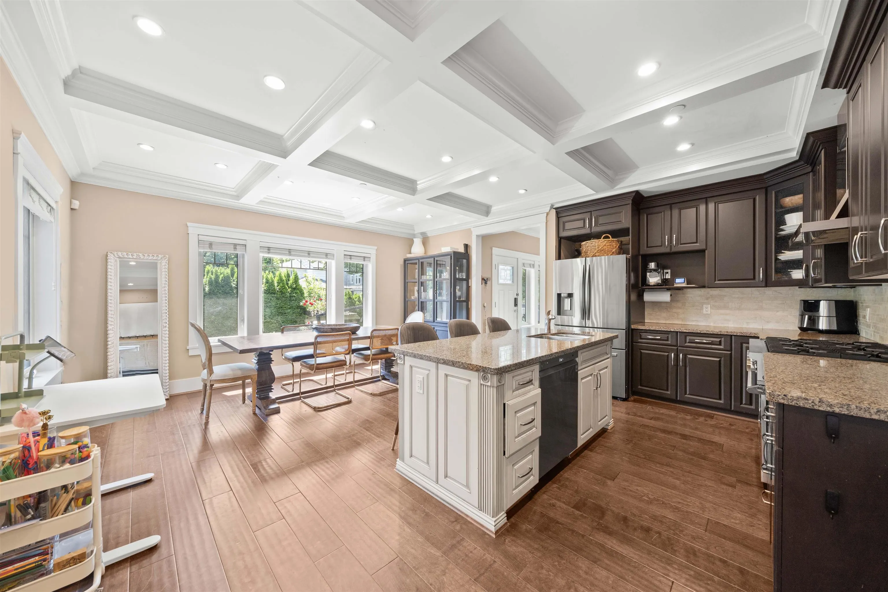 2575 W 7th Avenue
