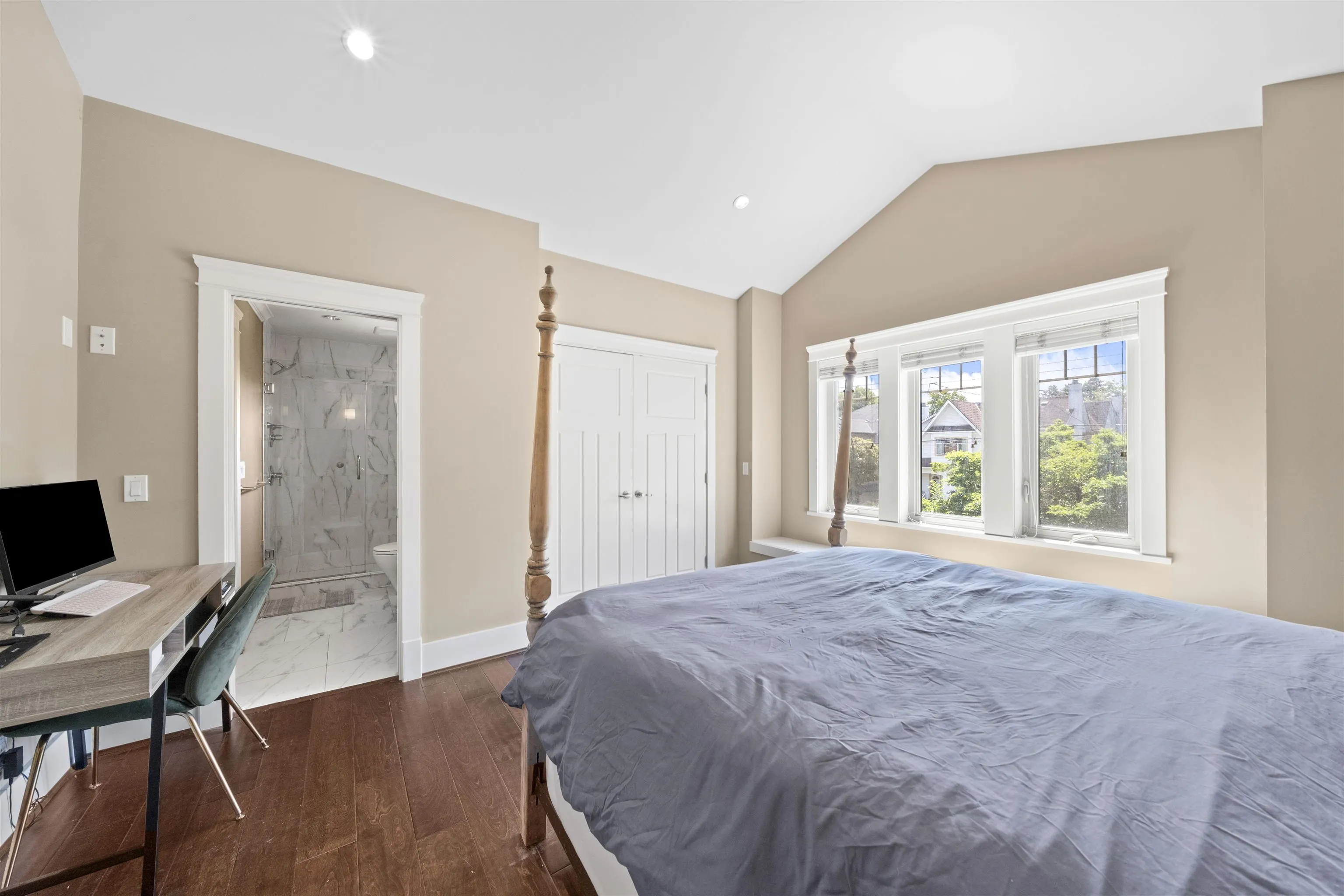 2575 W 7th Avenue