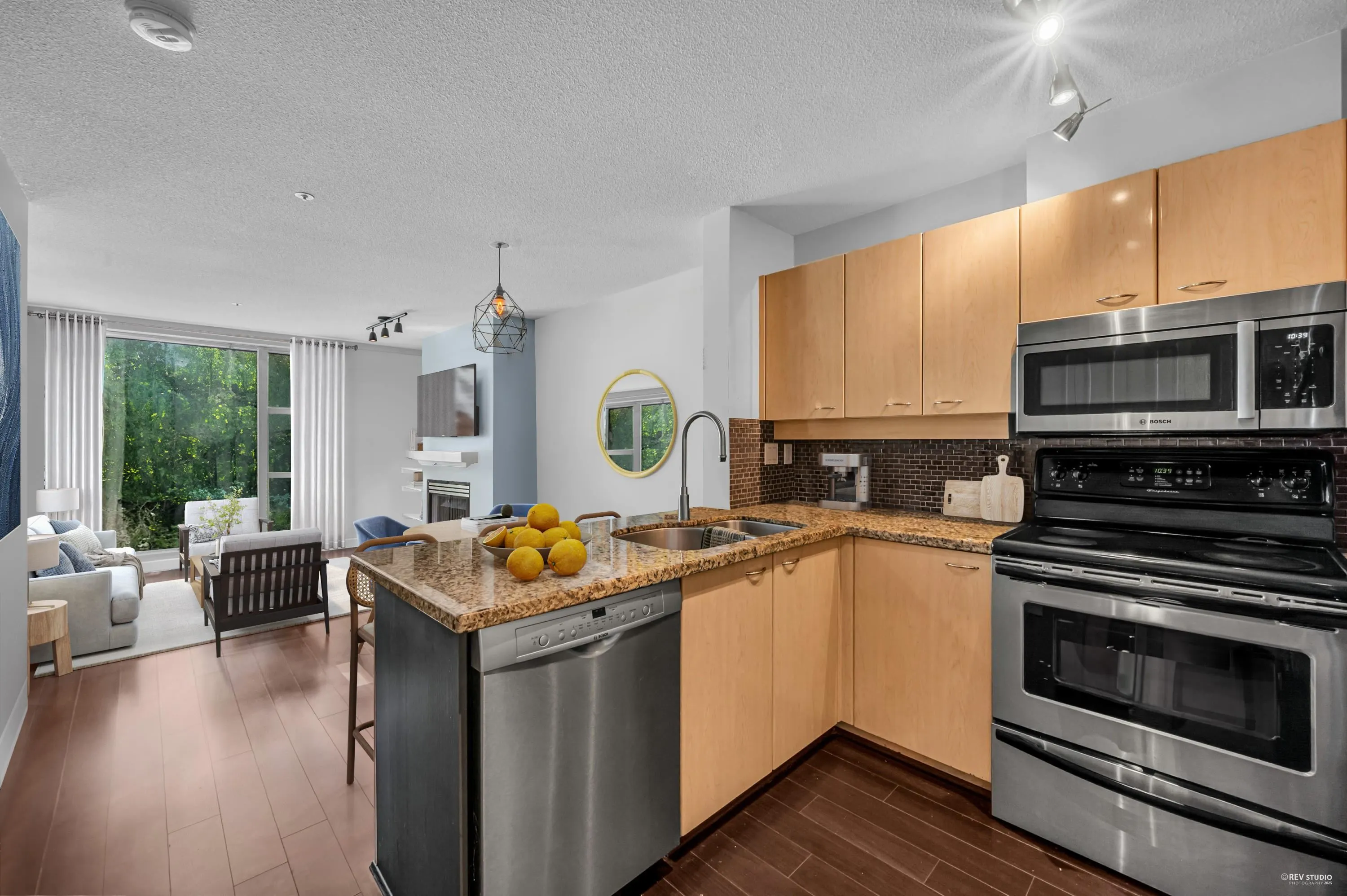 307 2288 Marstrand Avenue