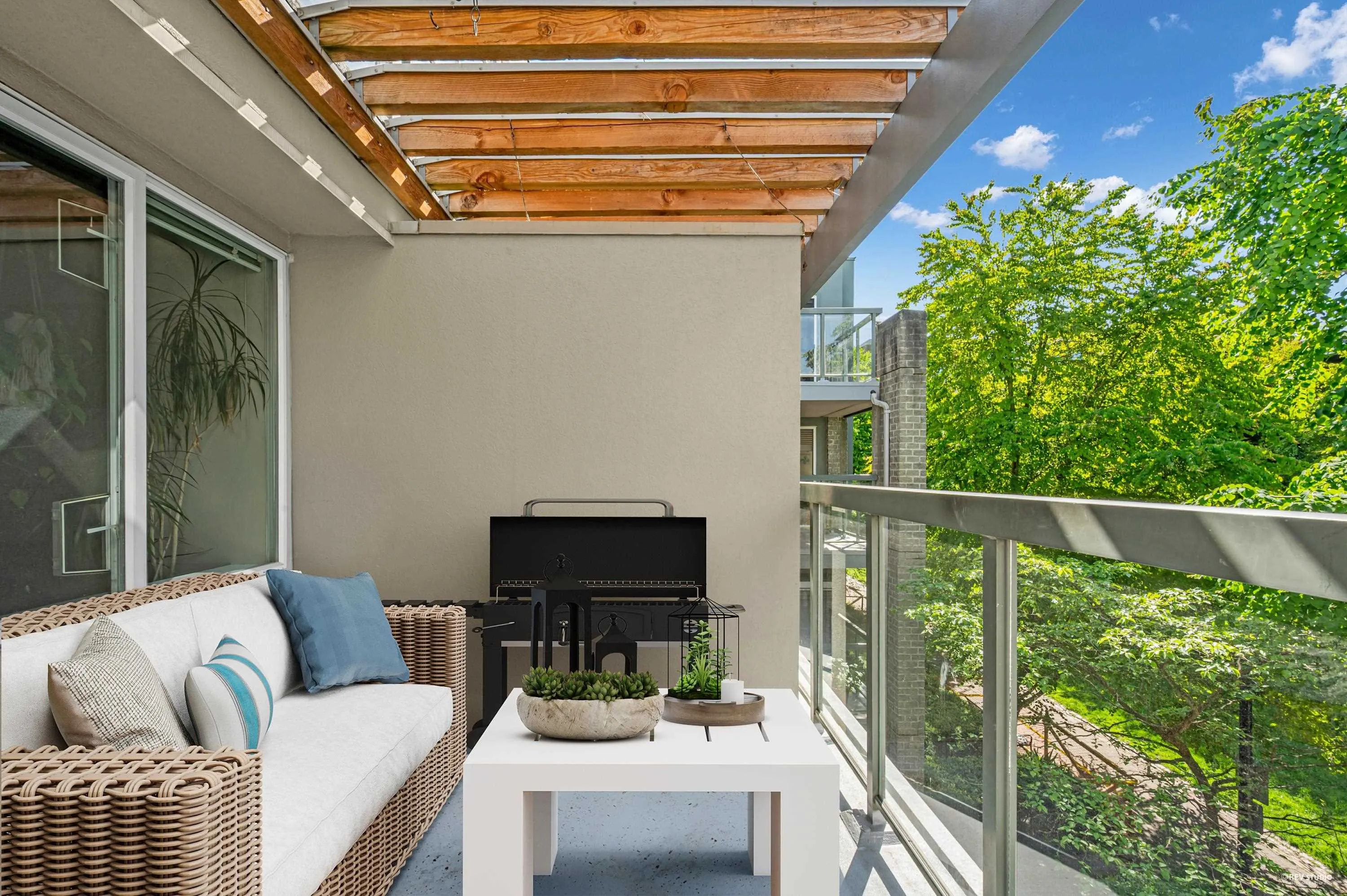 307 2288 Marstrand Avenue