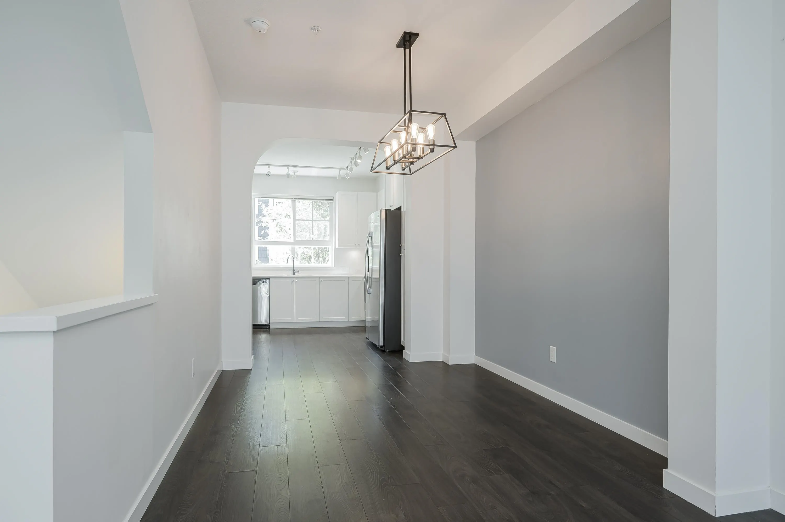 58 8476 207a Street