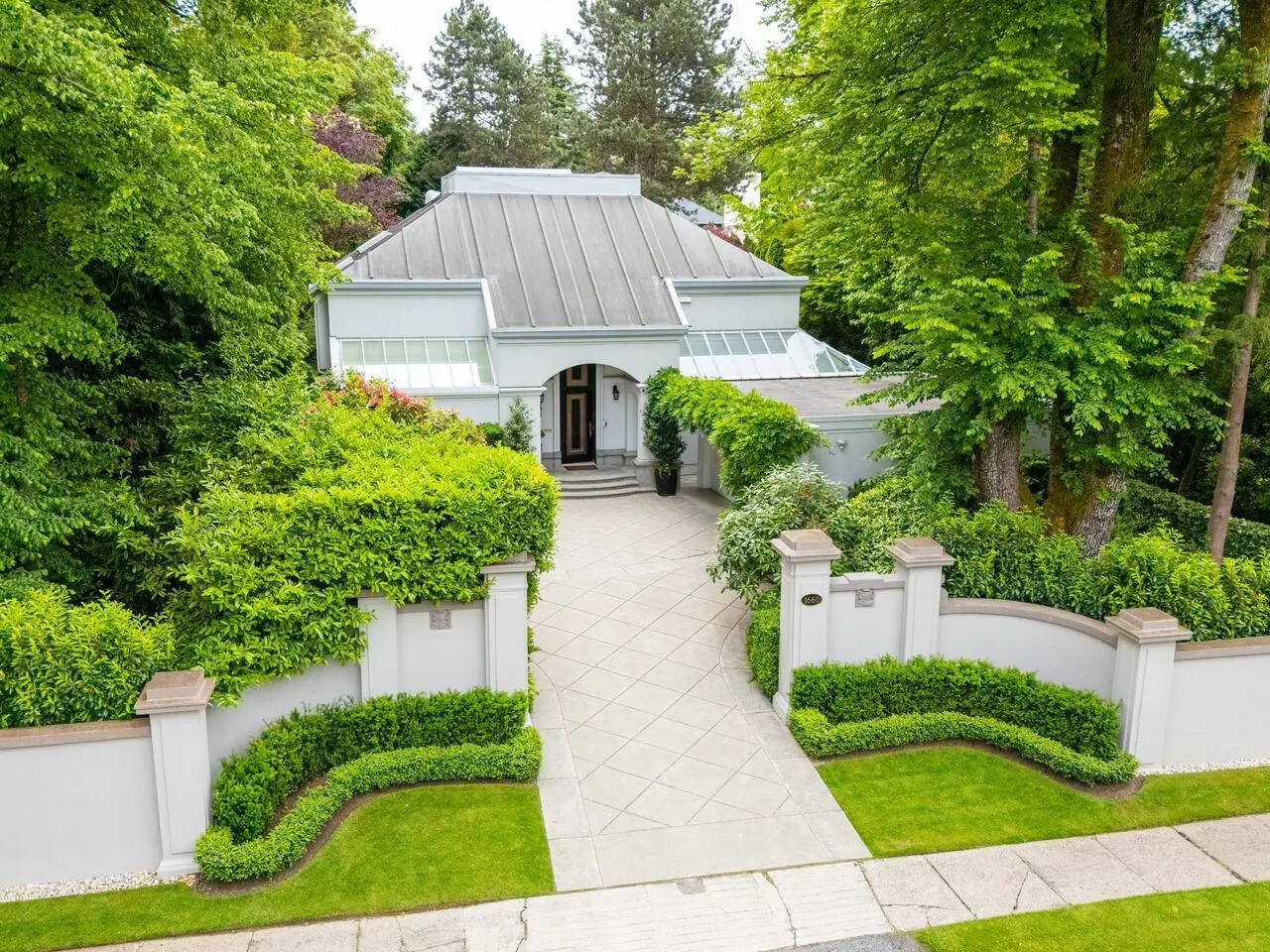 1660 Angus Drive