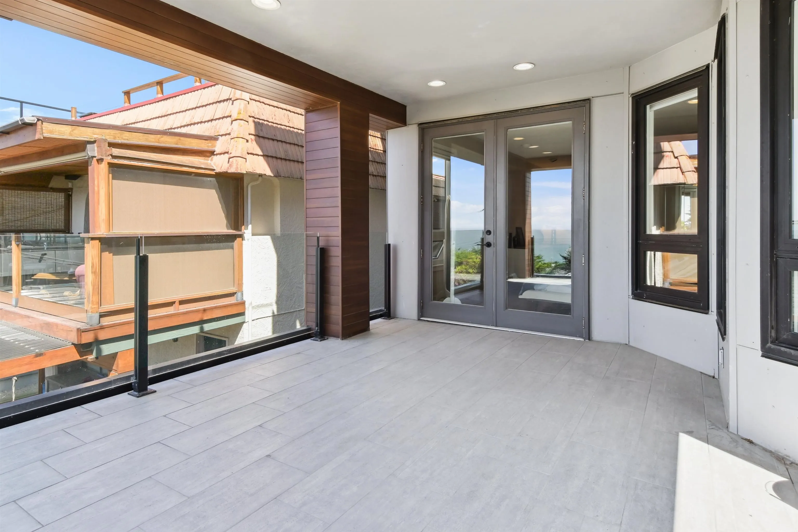15095 Royal Avenue