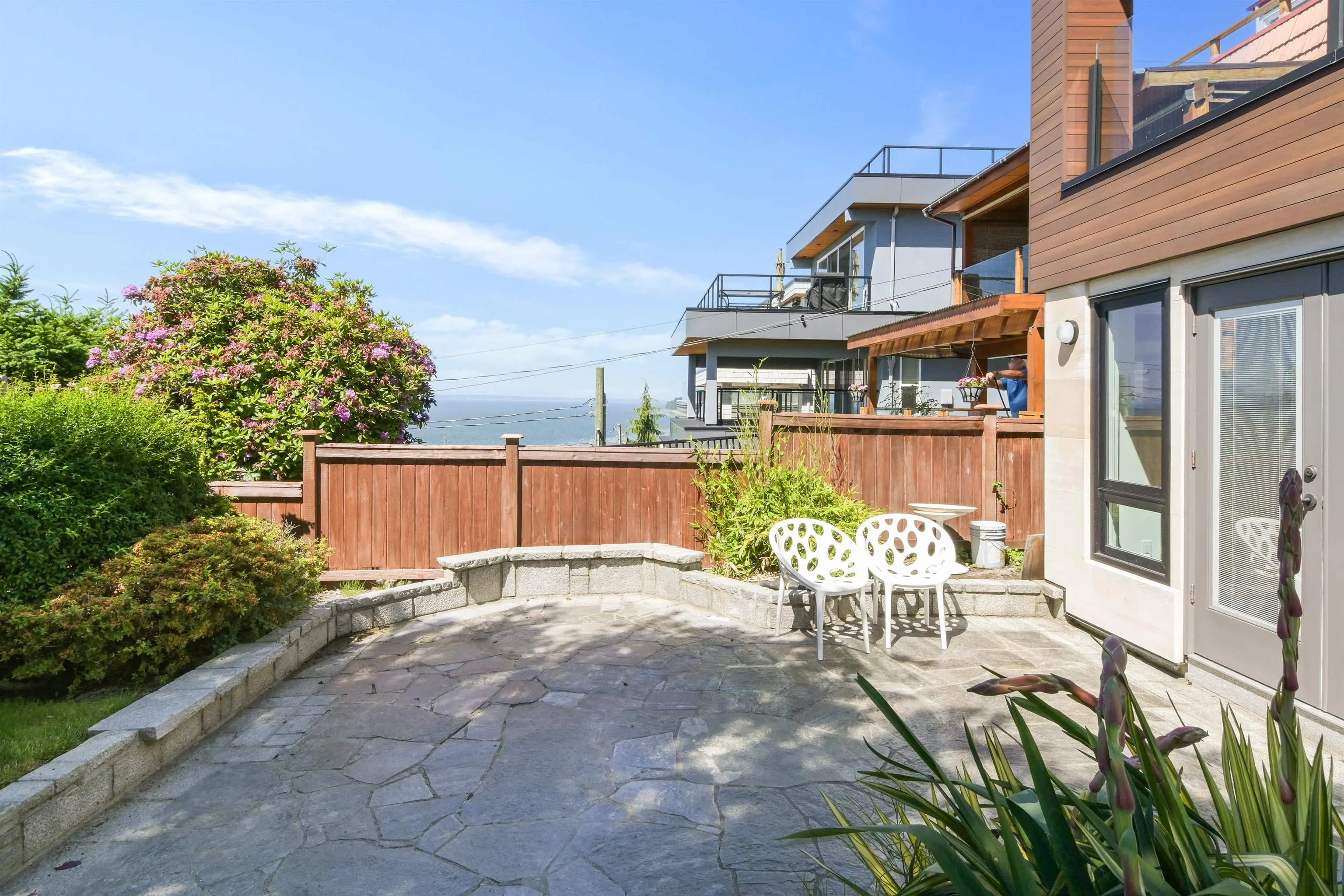 15095 Royal Avenue