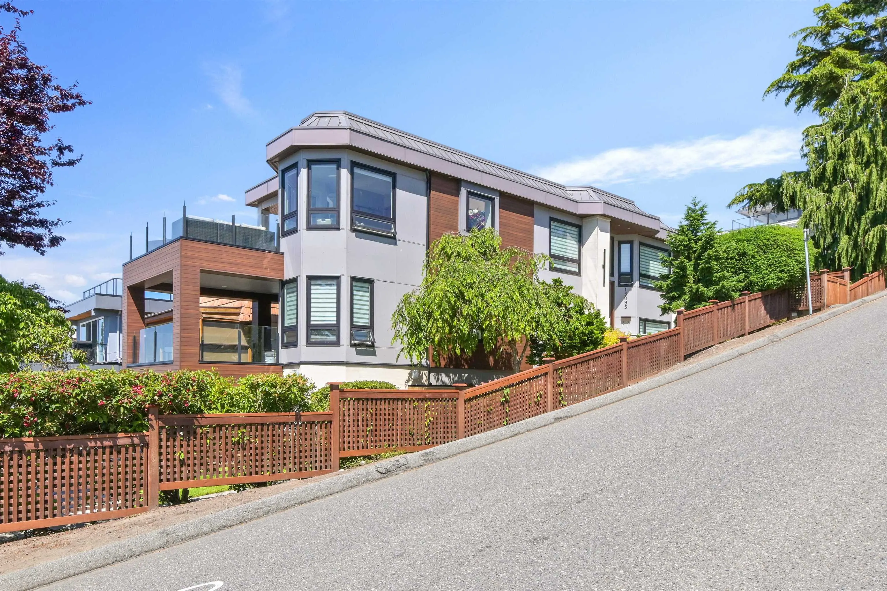 15095 Royal Avenue