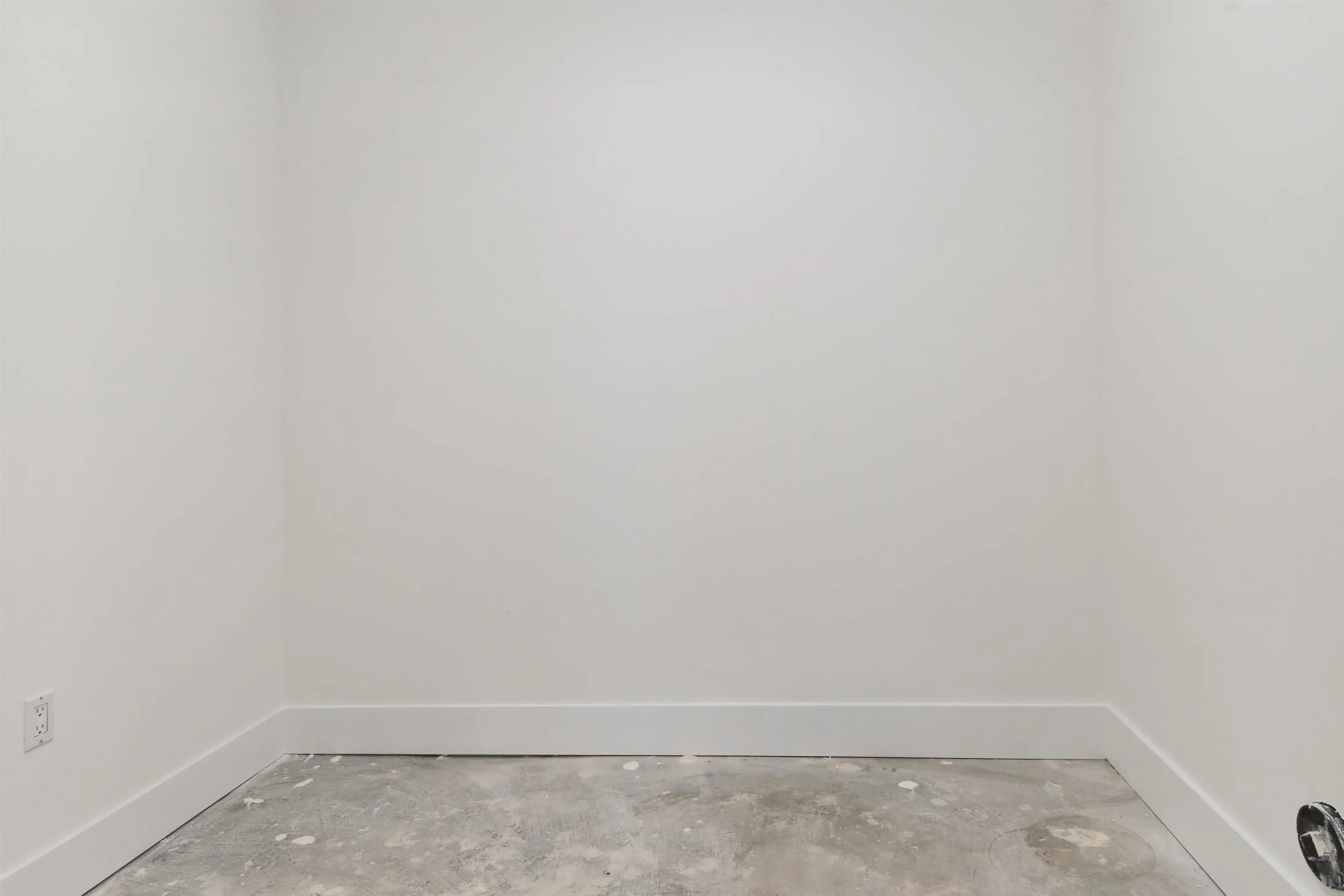 15095 Royal Avenue