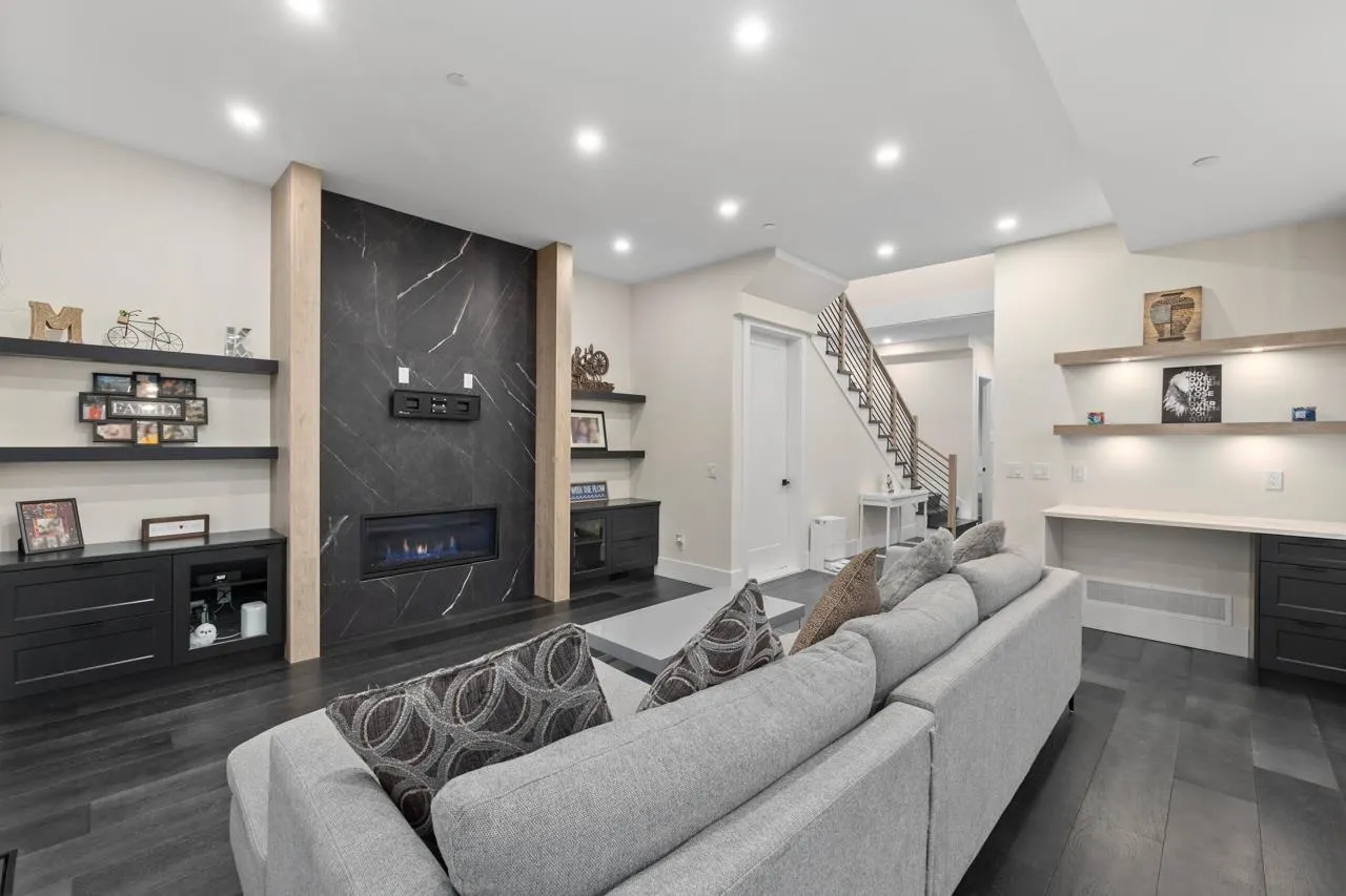 3 4581 Sumas Mountain Road