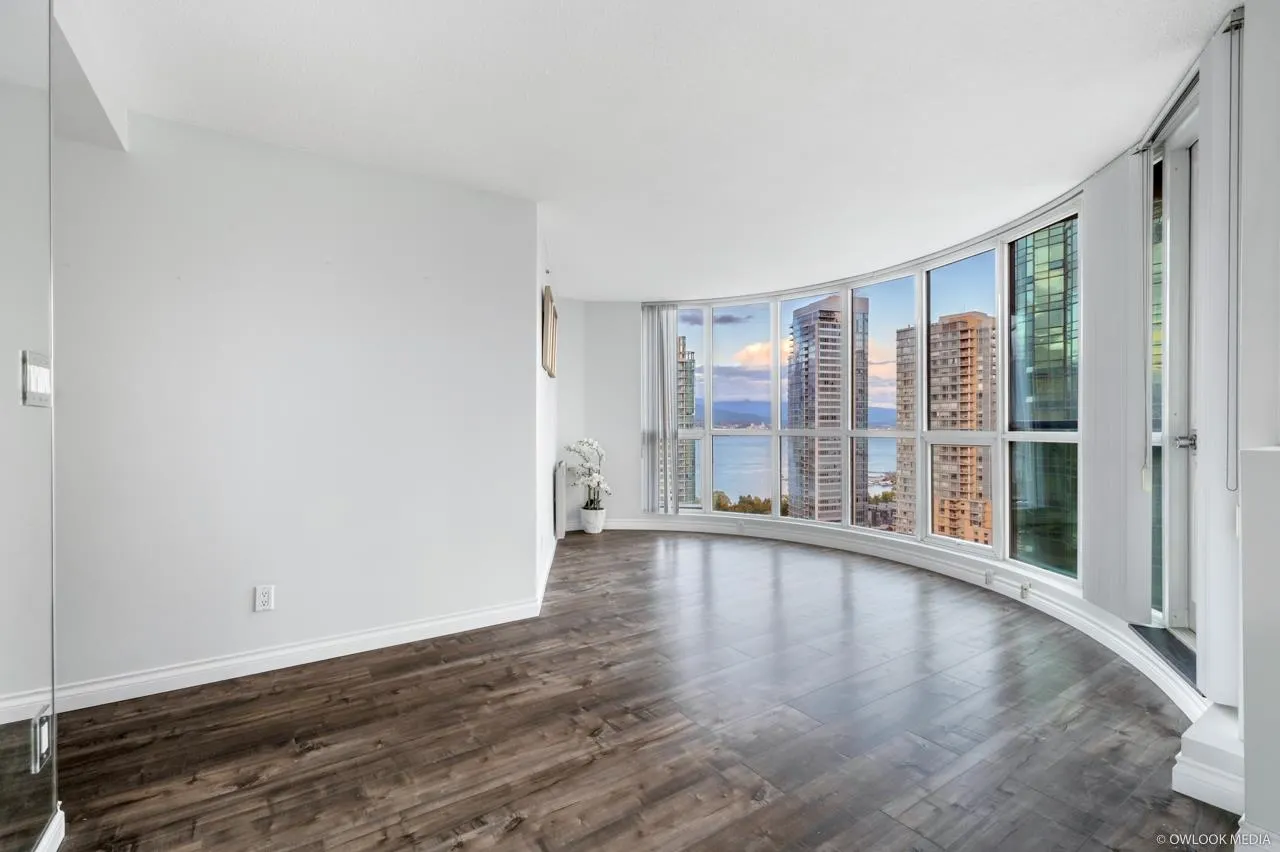 1806 588 Broughton Street