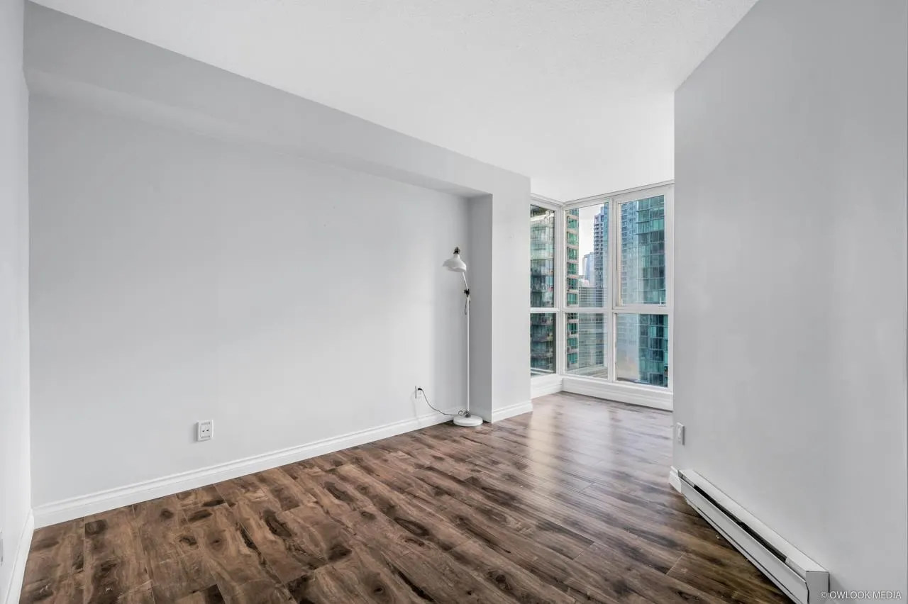 1806 588 Broughton Street